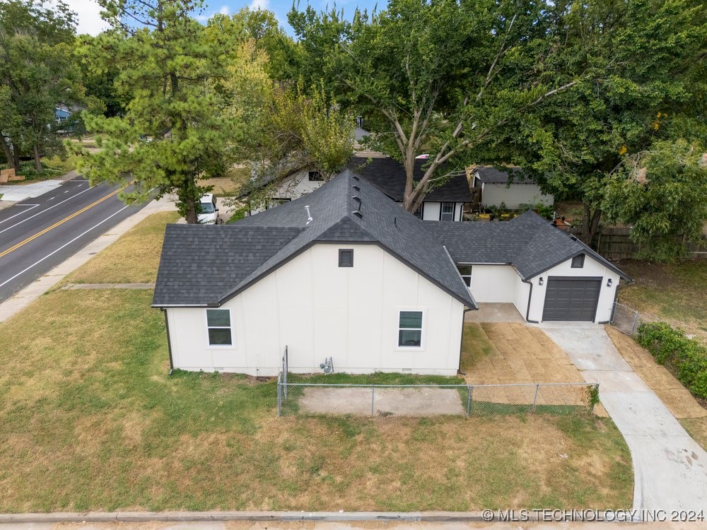 4523 E 4th Place
