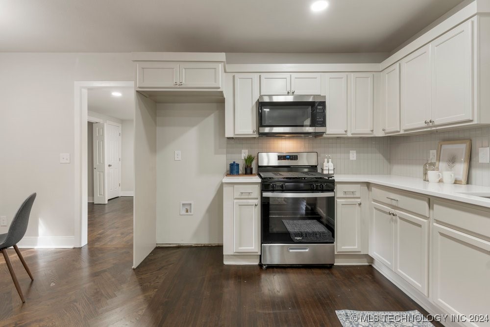 4523 E 4th Place