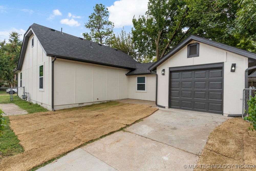 4523 E 4th Place