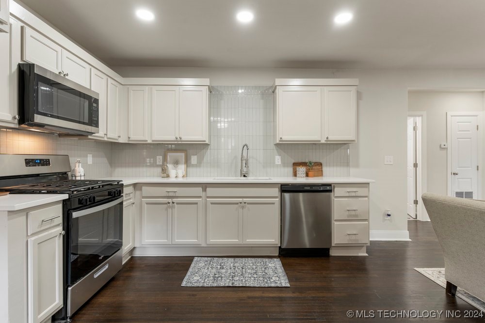 4523 E 4th Place