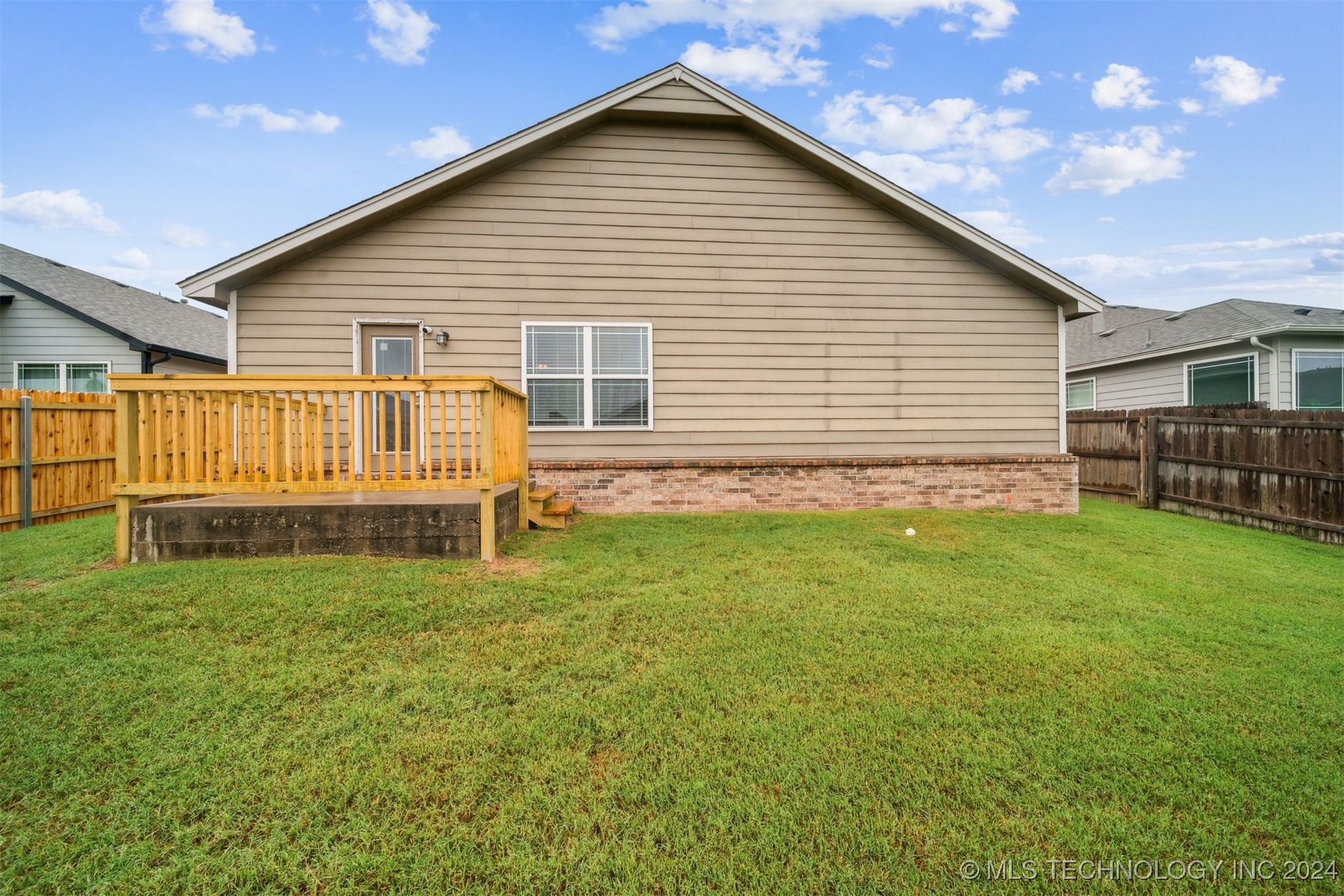 8846 S 256th Place E