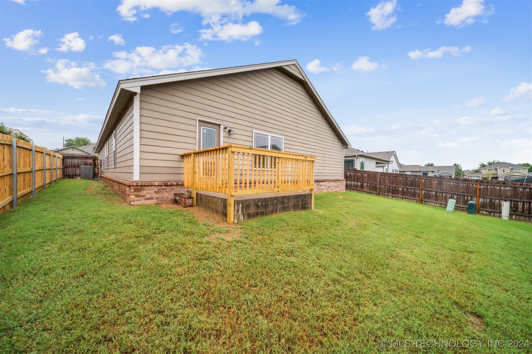 8846 S 256th Place E