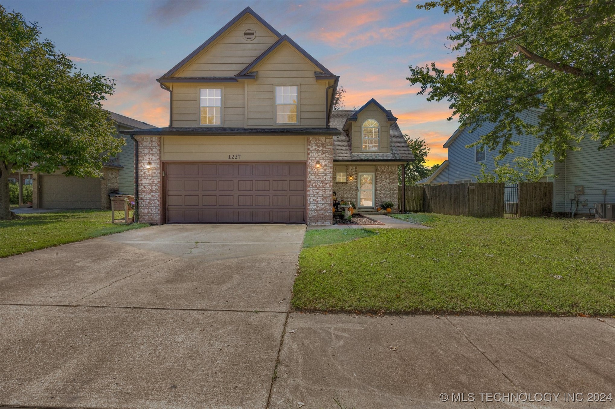 1224 W 112th Drive S