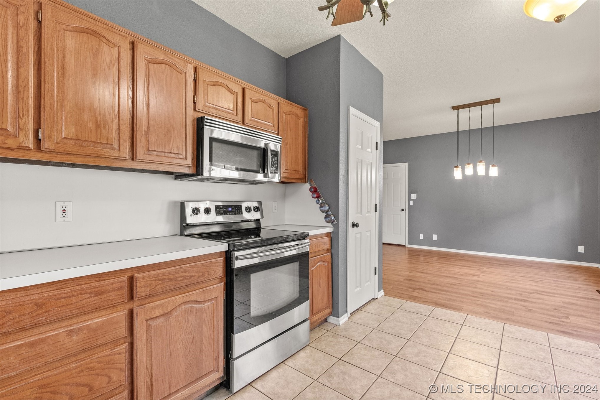 1224 W 112th Drive S