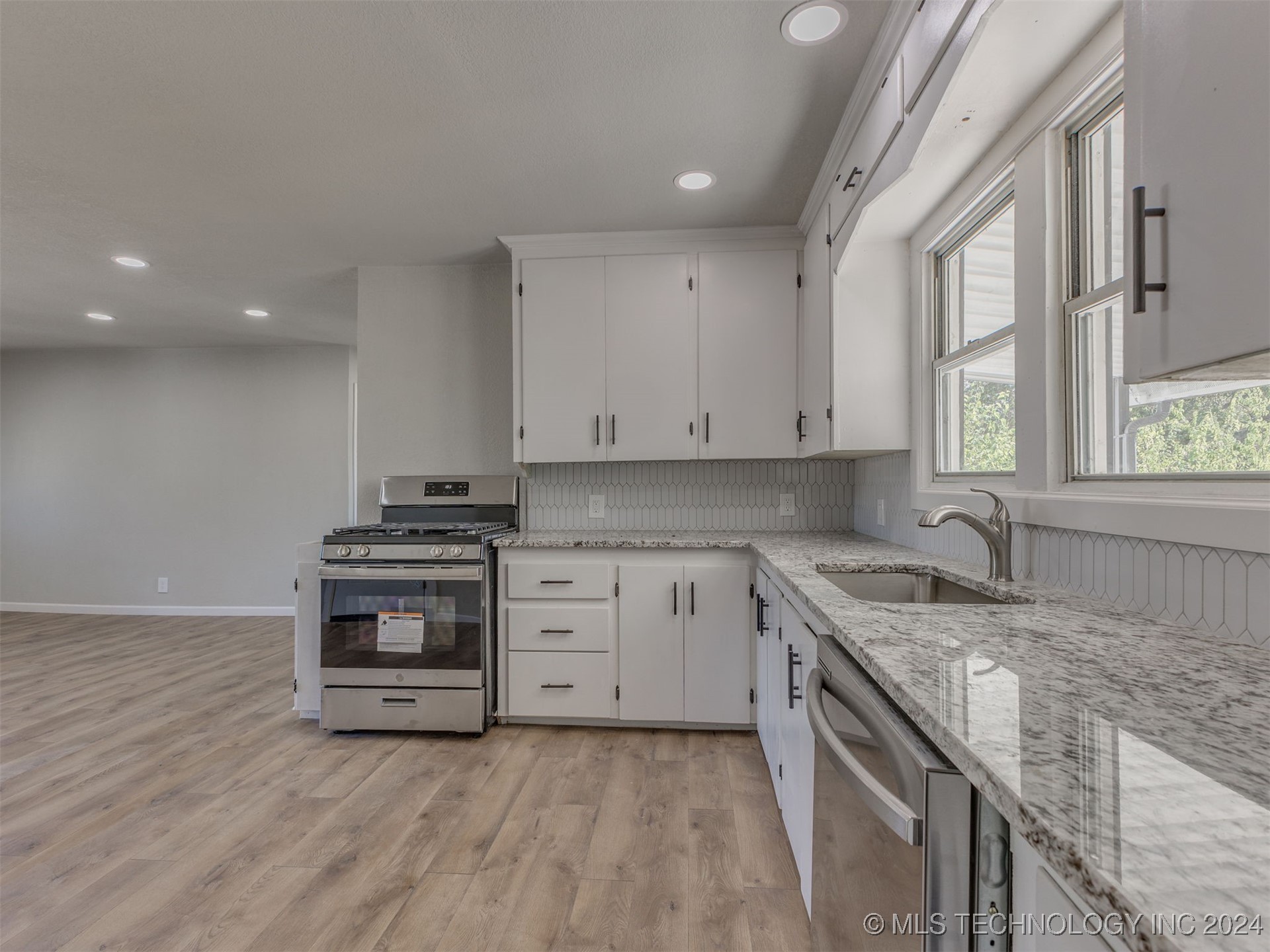 6304 E 4th Place
