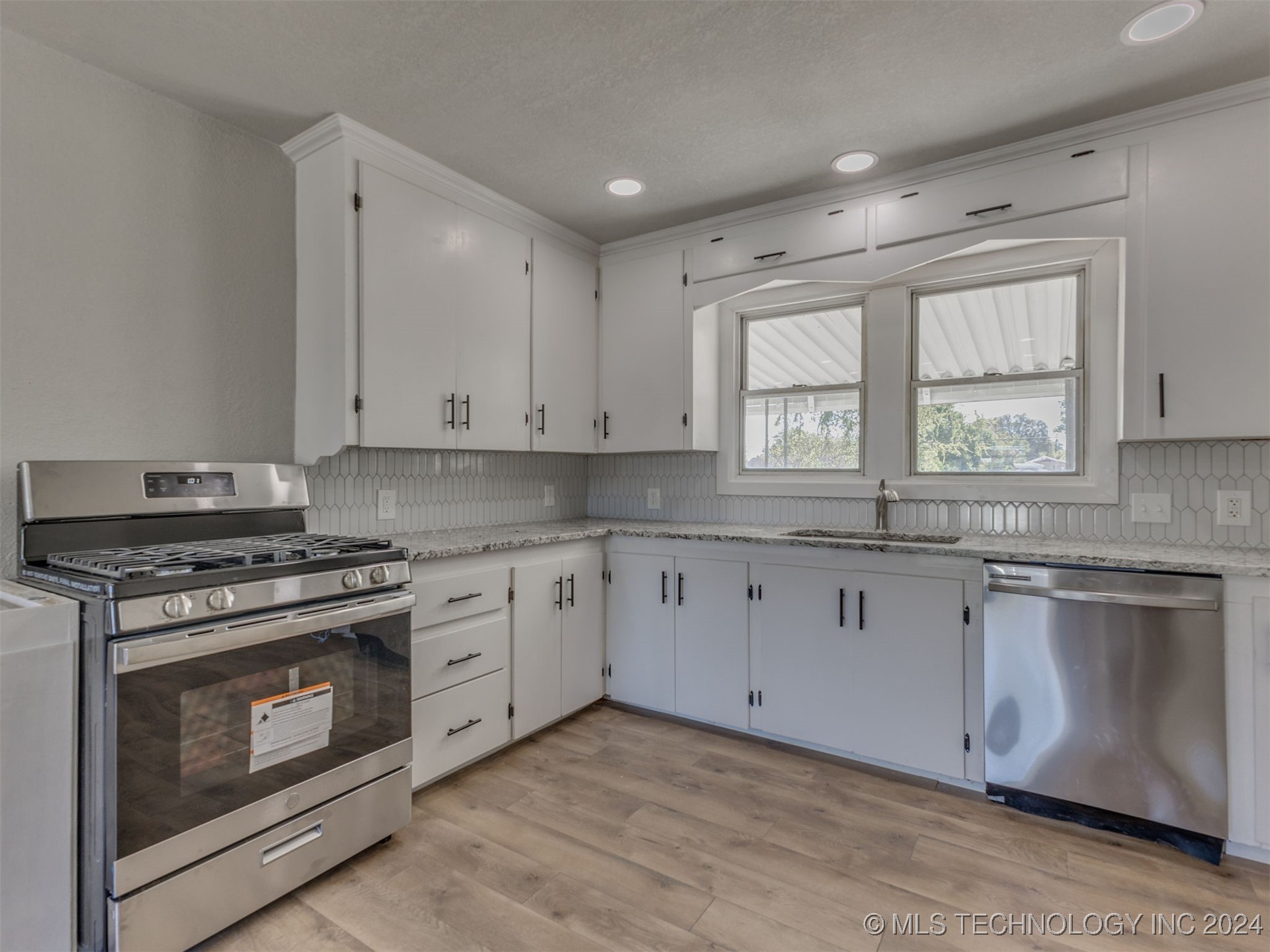 6304 E 4th Place