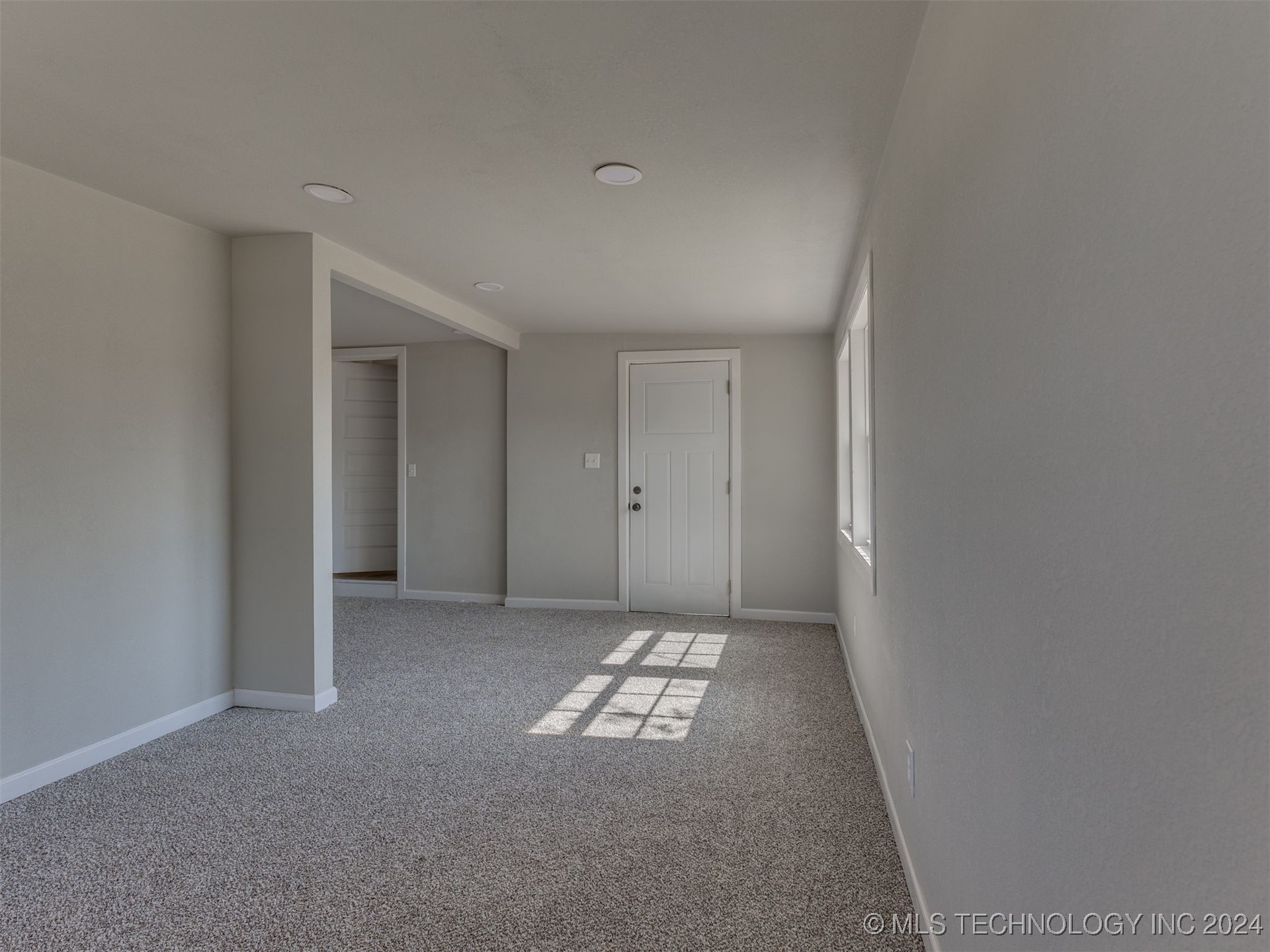 6304 E 4th Place