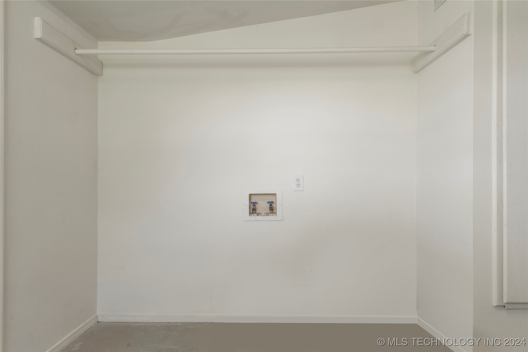 7900 E 76th Street North S