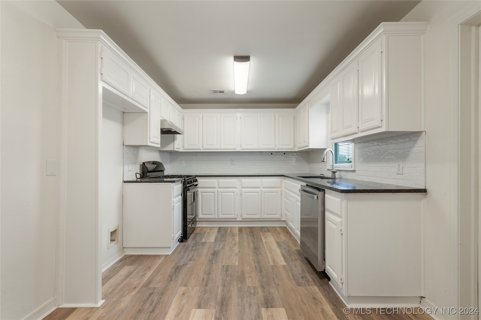 7900 E 76th Street North S