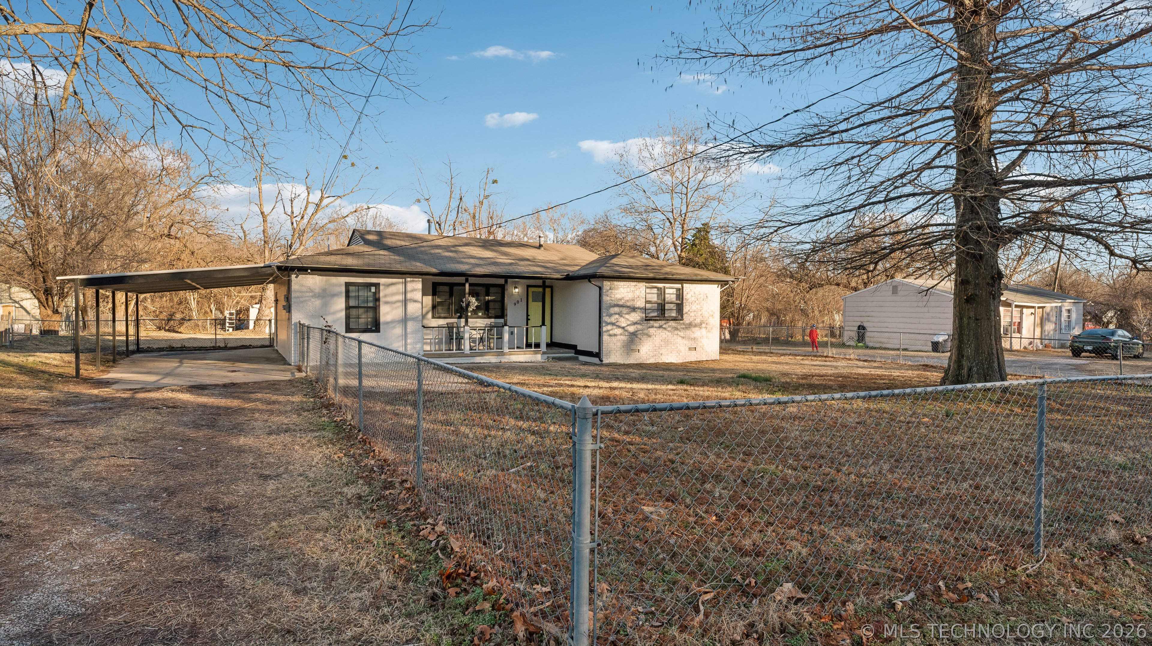 901 Valley Drive