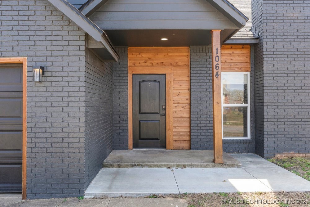 1064 E 137th Street