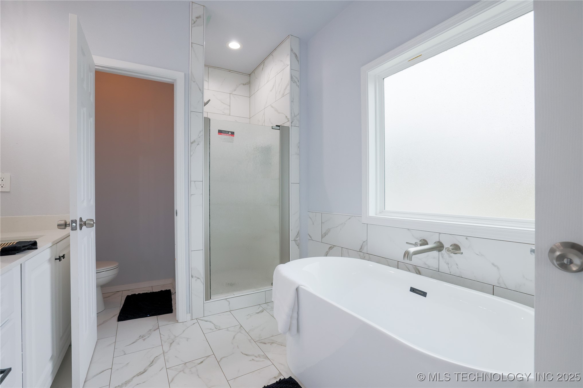 425 E 48th Court