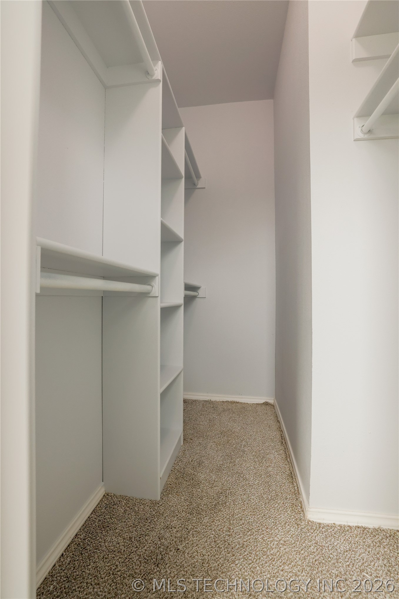 425 E 48th Court