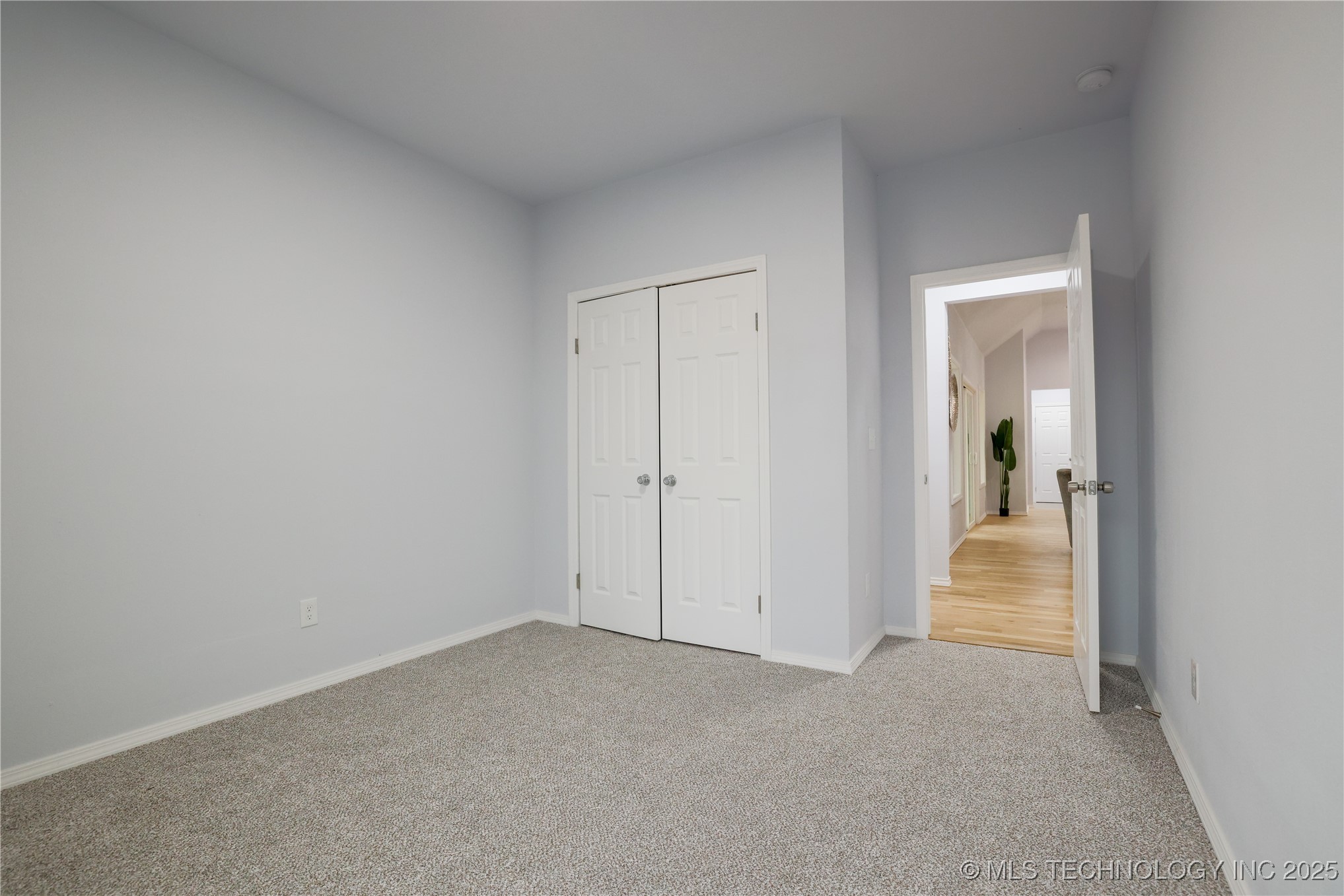 425 E 48th Court