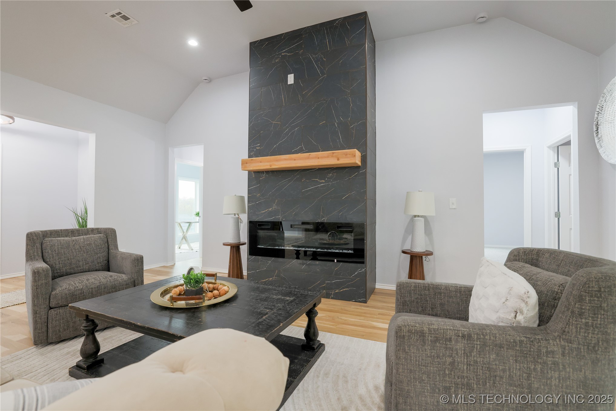 425 E 48th Court