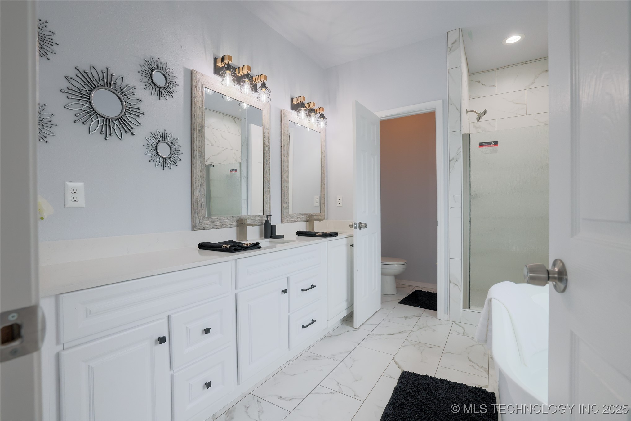 425 E 48th Court