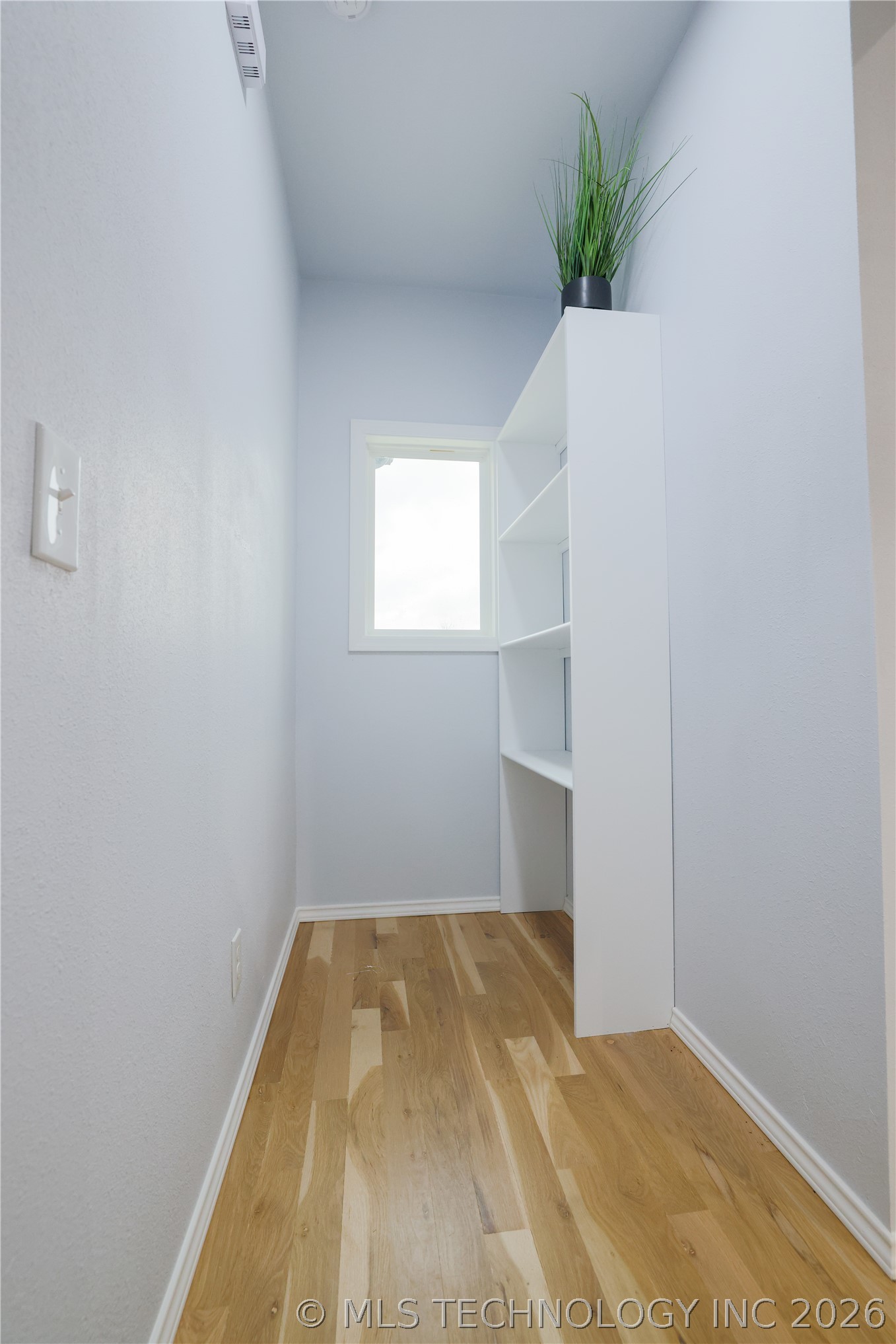 425 E 48th Court