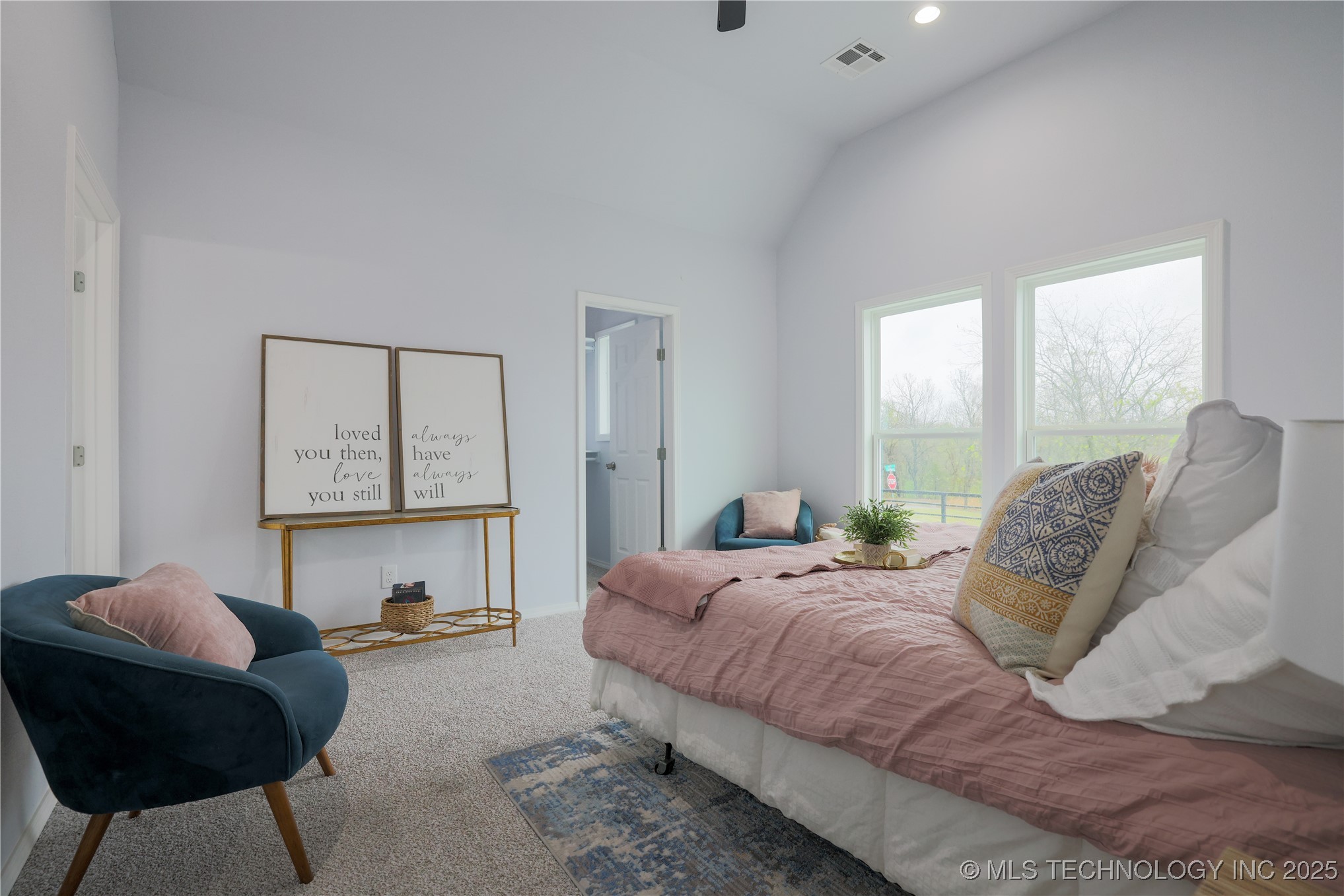 425 E 48th Court