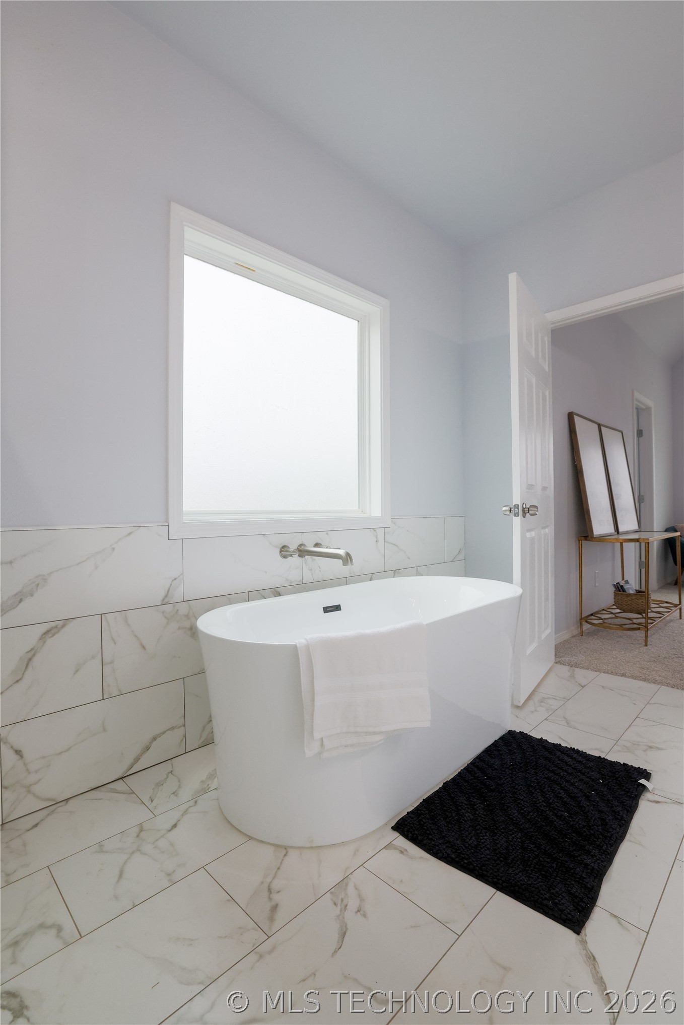 425 E 48th Court