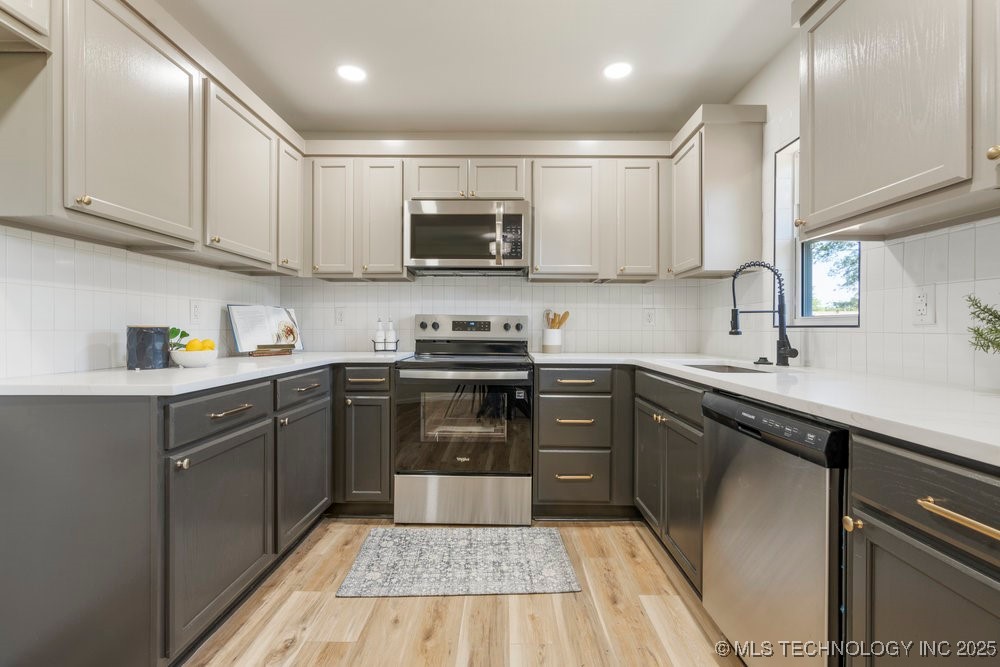 1118 E 131st Street S