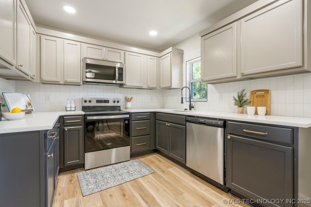 1118 E 131st Street S