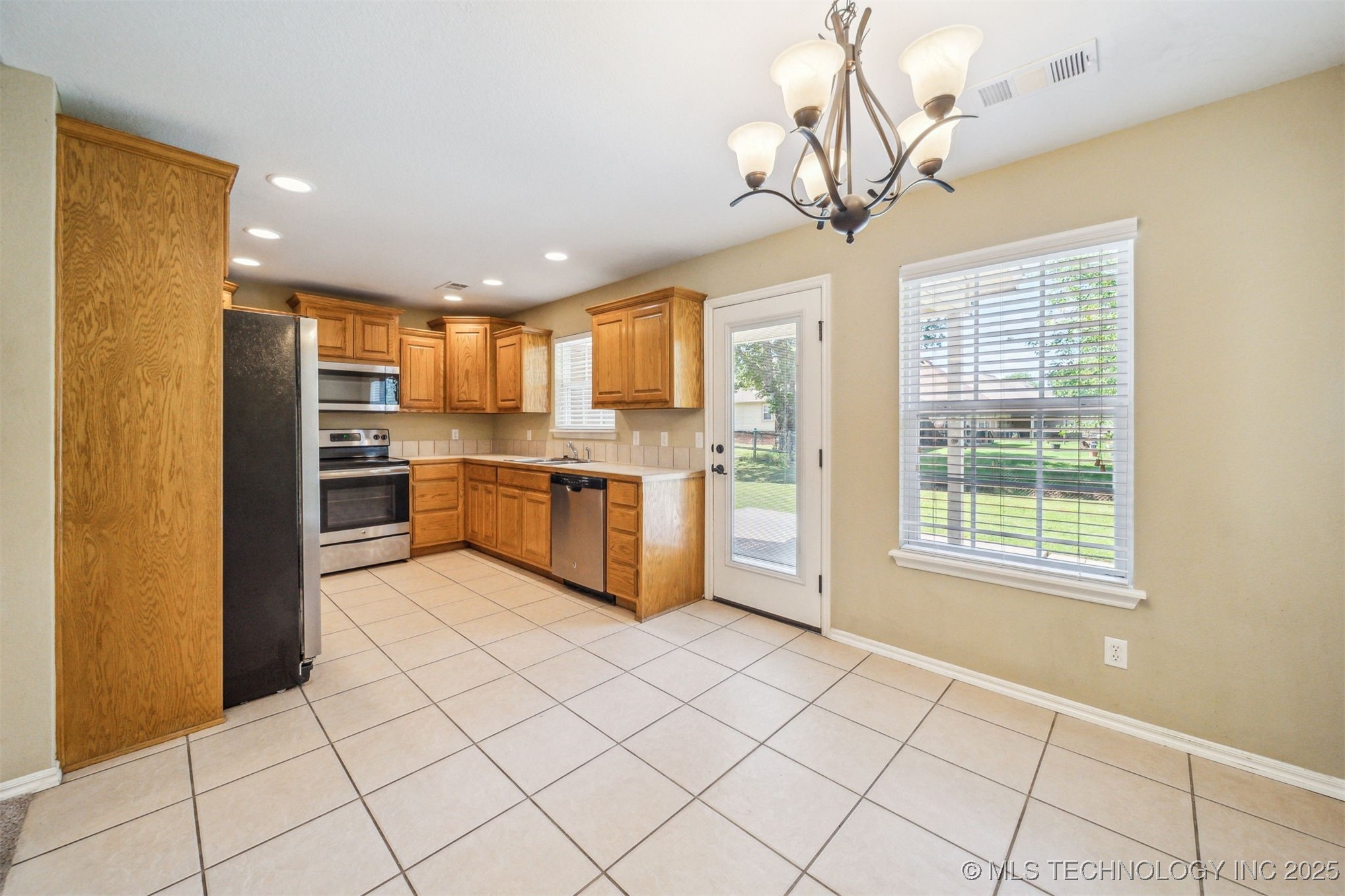 539 W Cherokee Street