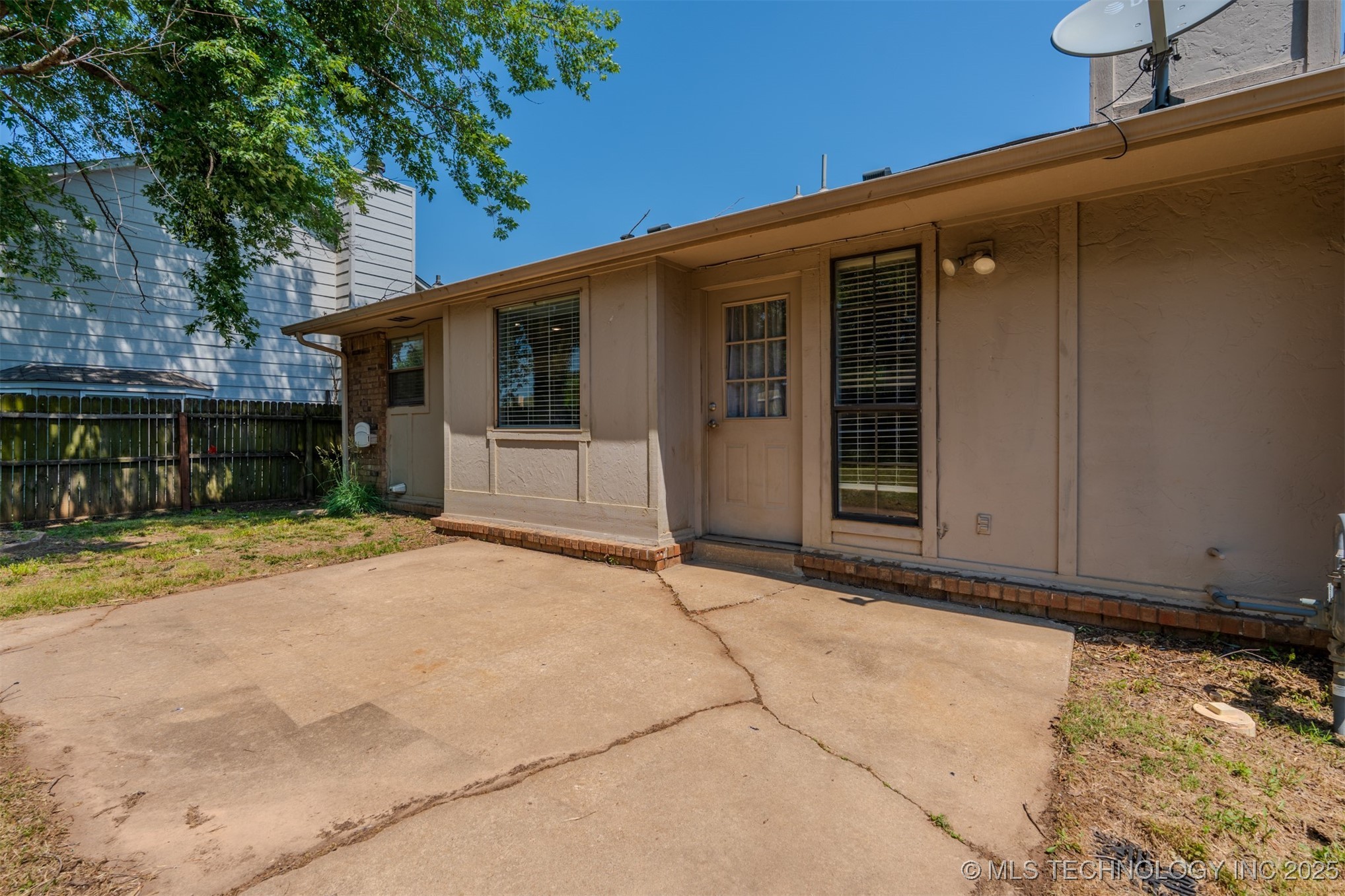 1605 W Montgomery Street