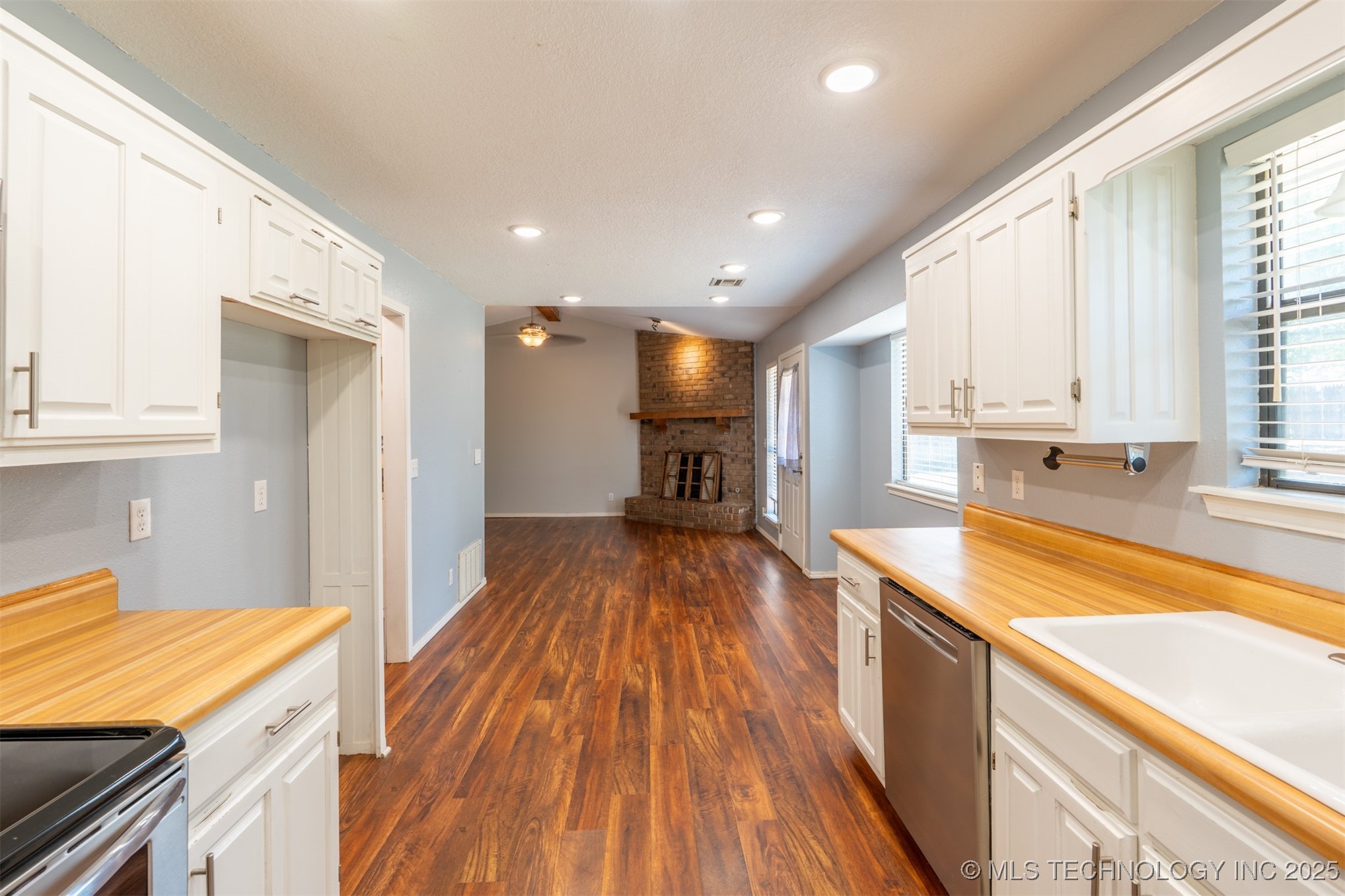 1605 W Montgomery Street