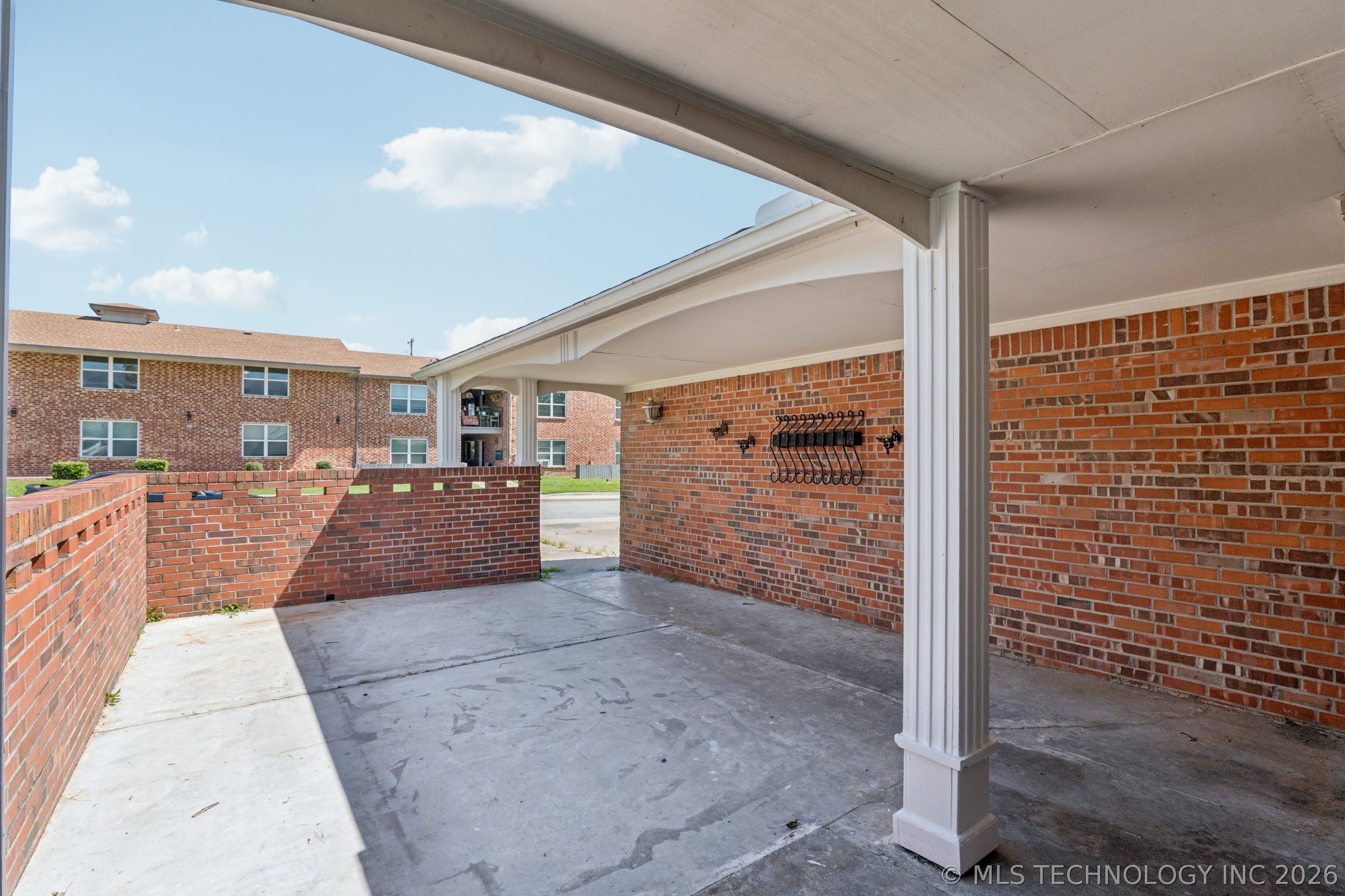 6922 E 15th Place