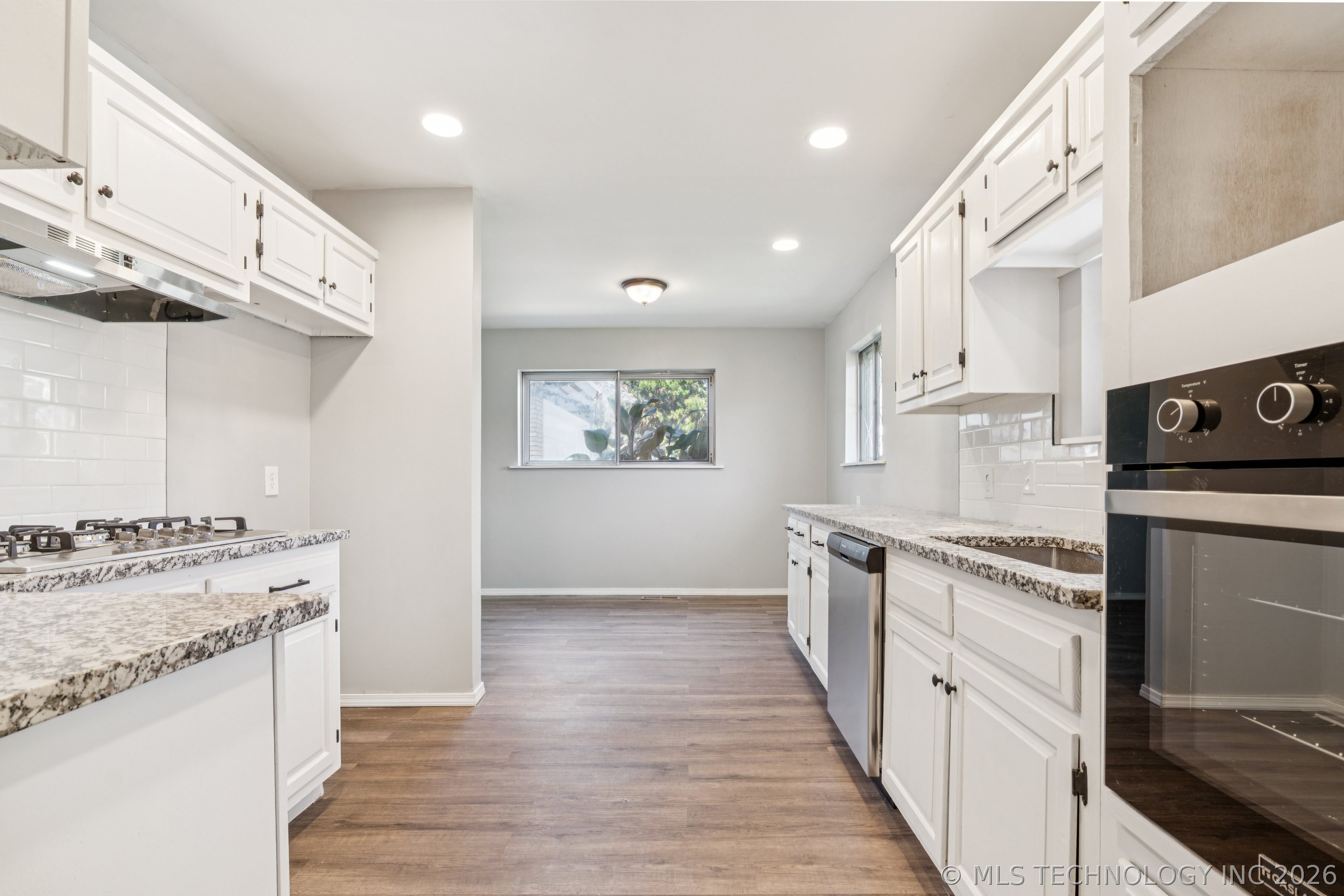 6922 E 15th Place