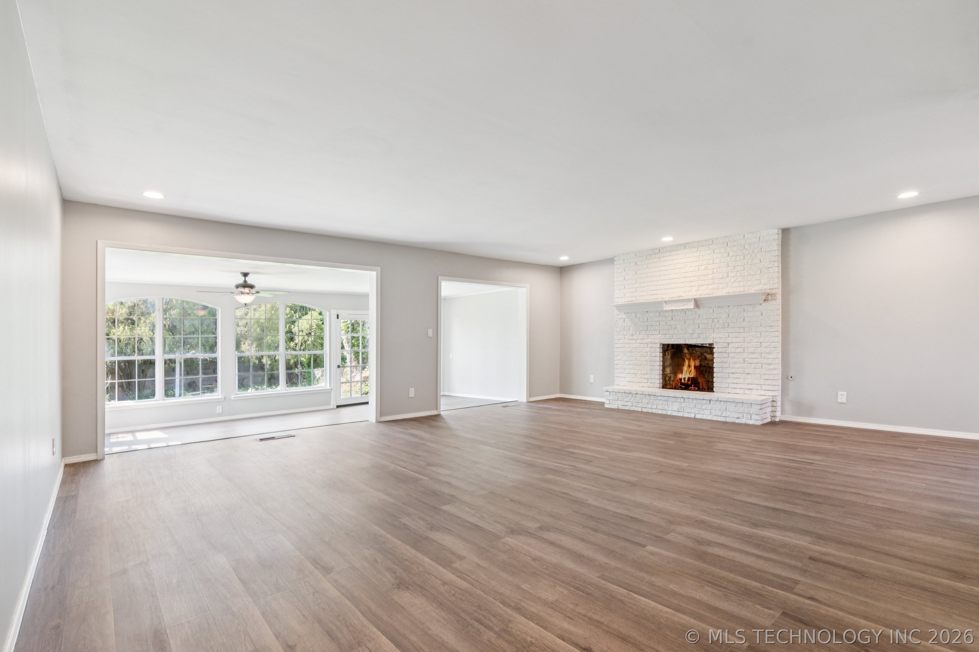 6922 E 15th Place