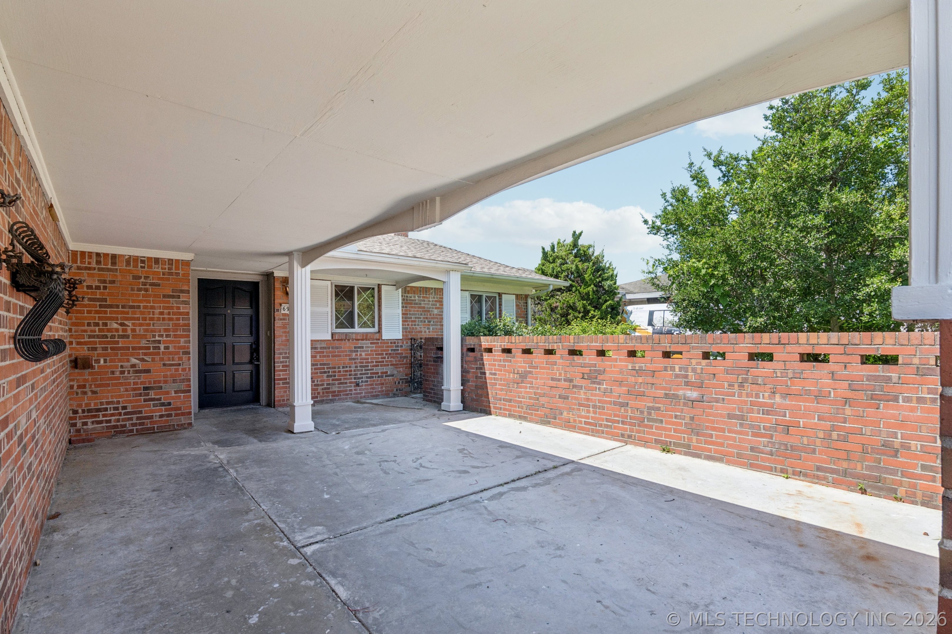 6922 E 15th Place