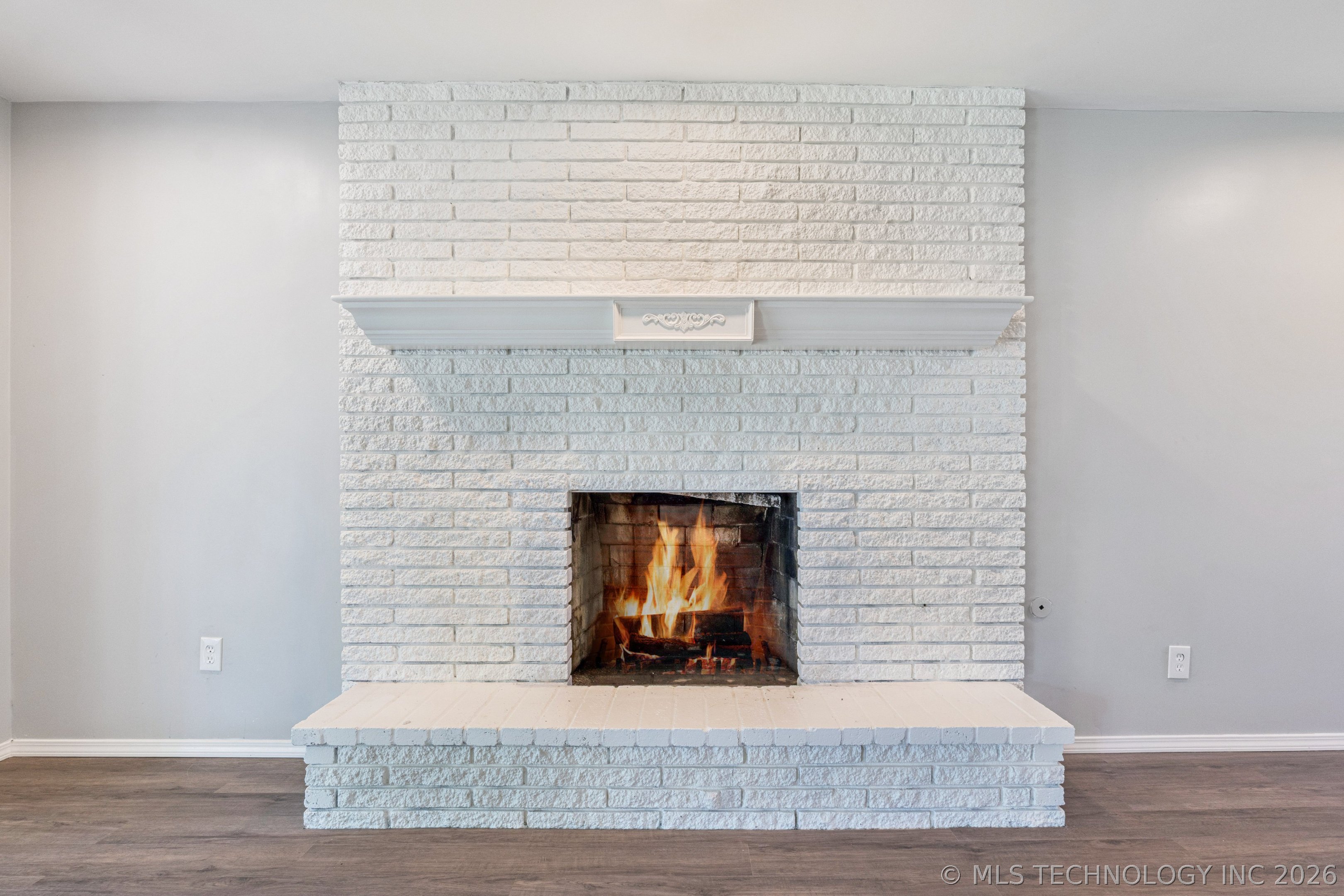 6922 E 15th Place