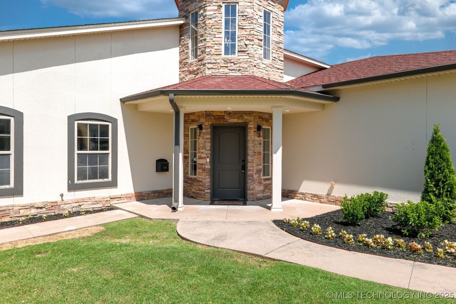 648 N Osage Drive