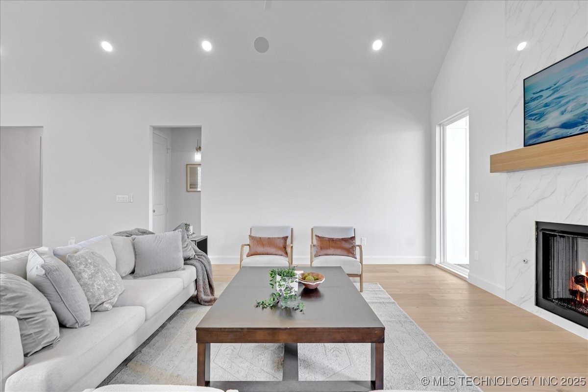 308 E Seattle Street
