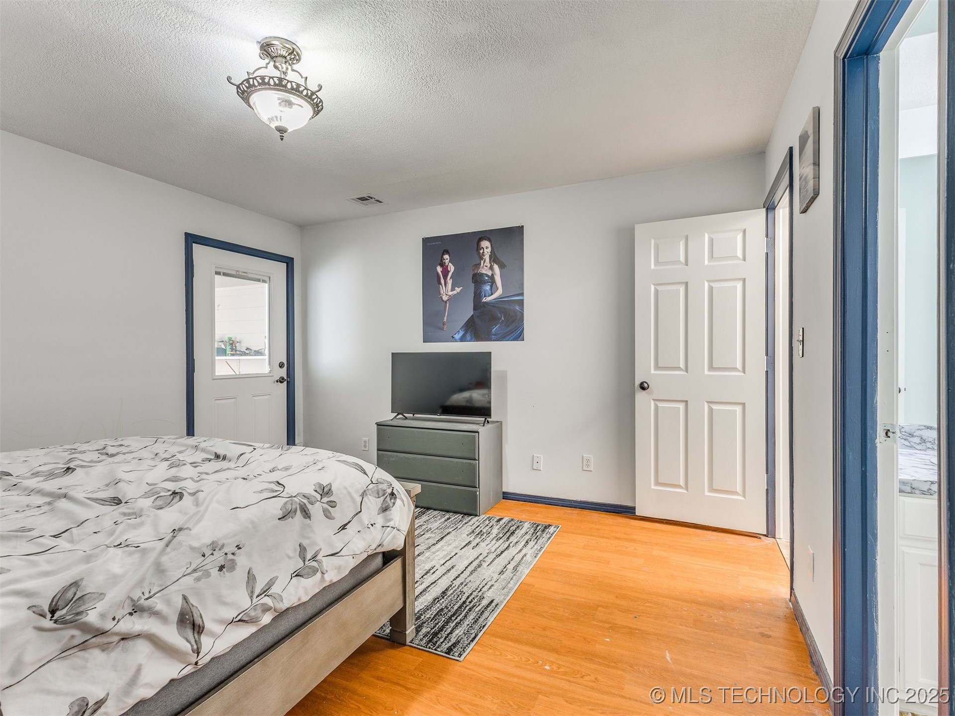 1408 N Dogwood Street