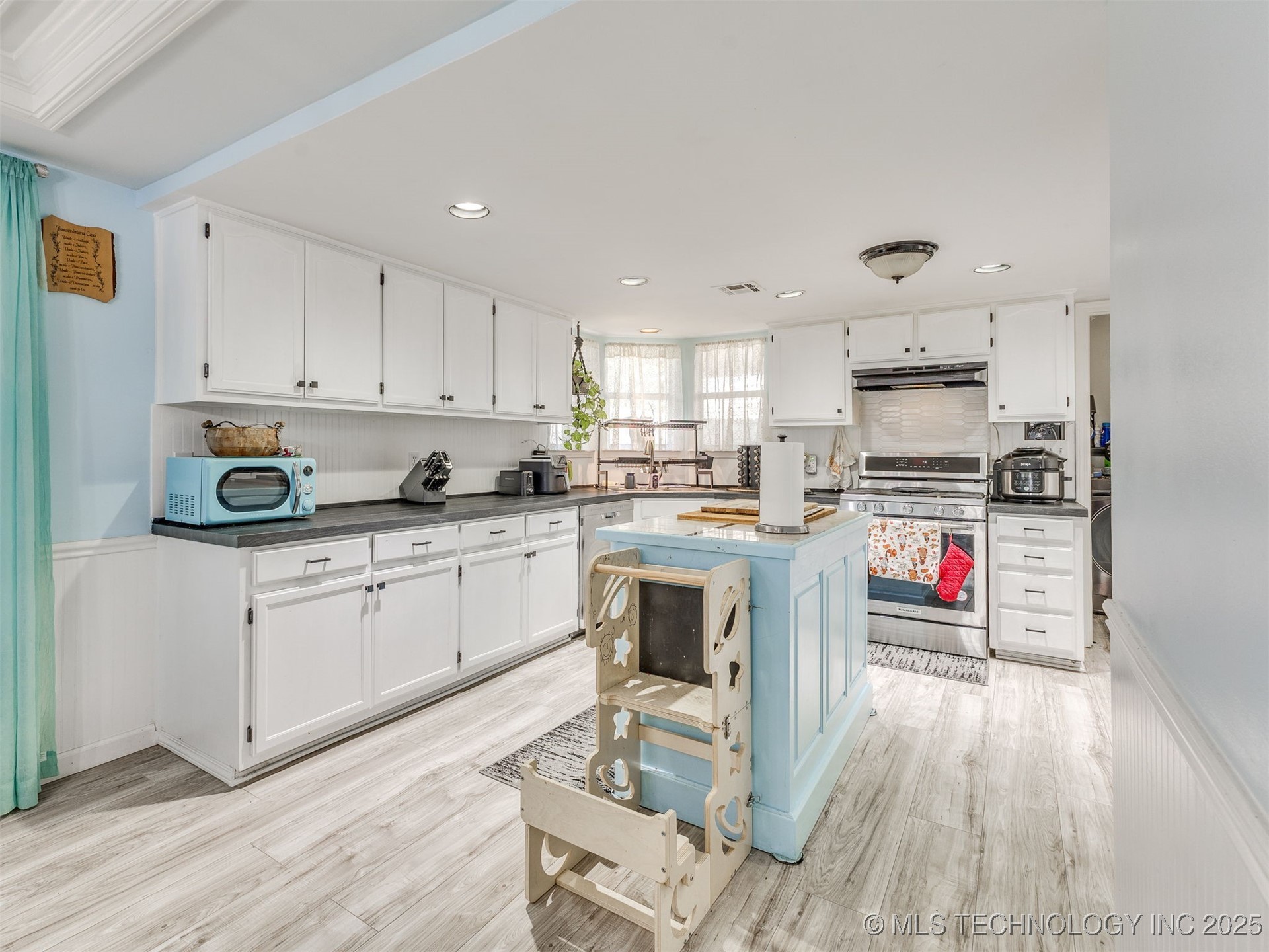 1408 N Dogwood Street