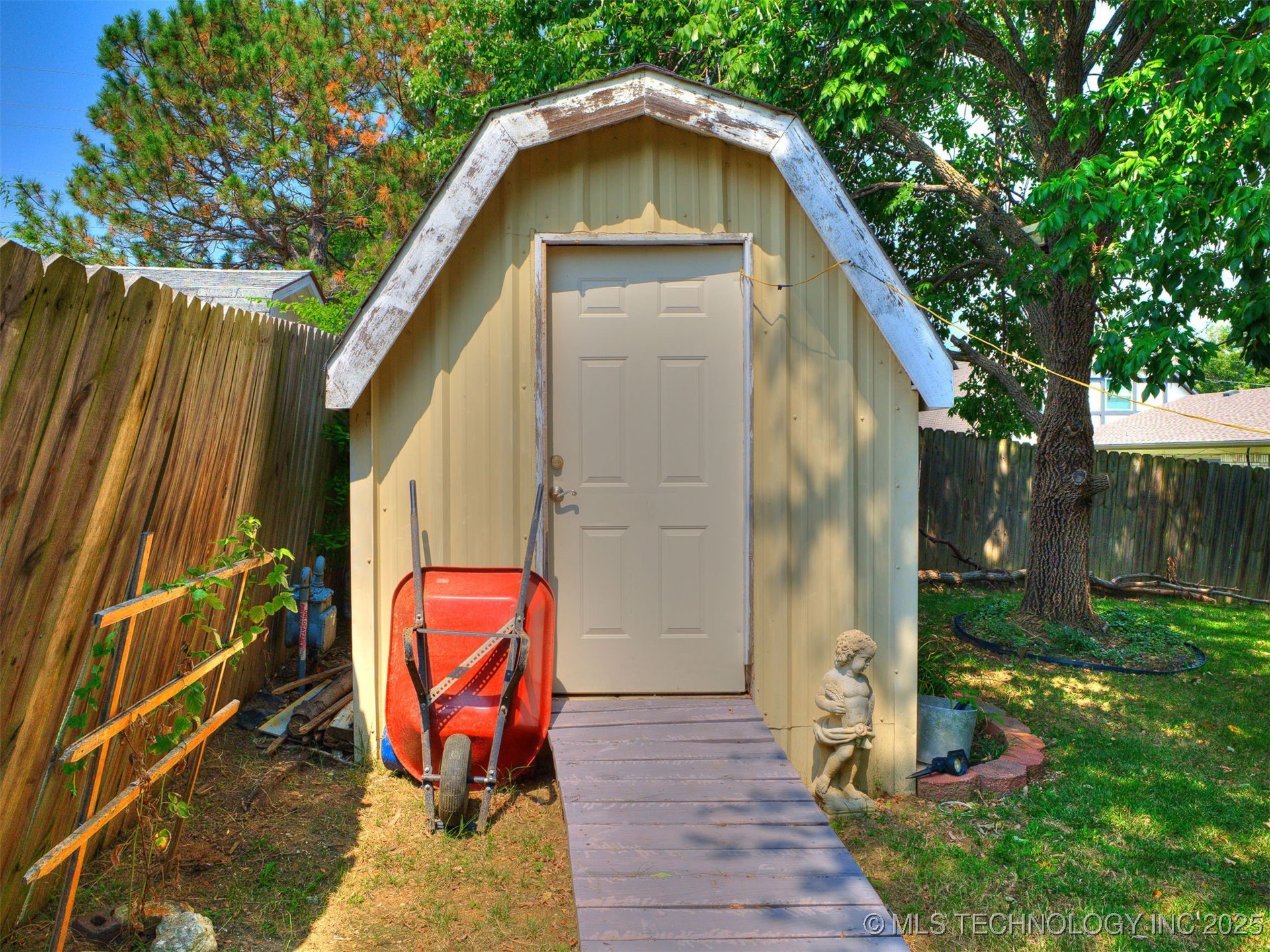 1408 N Dogwood Street