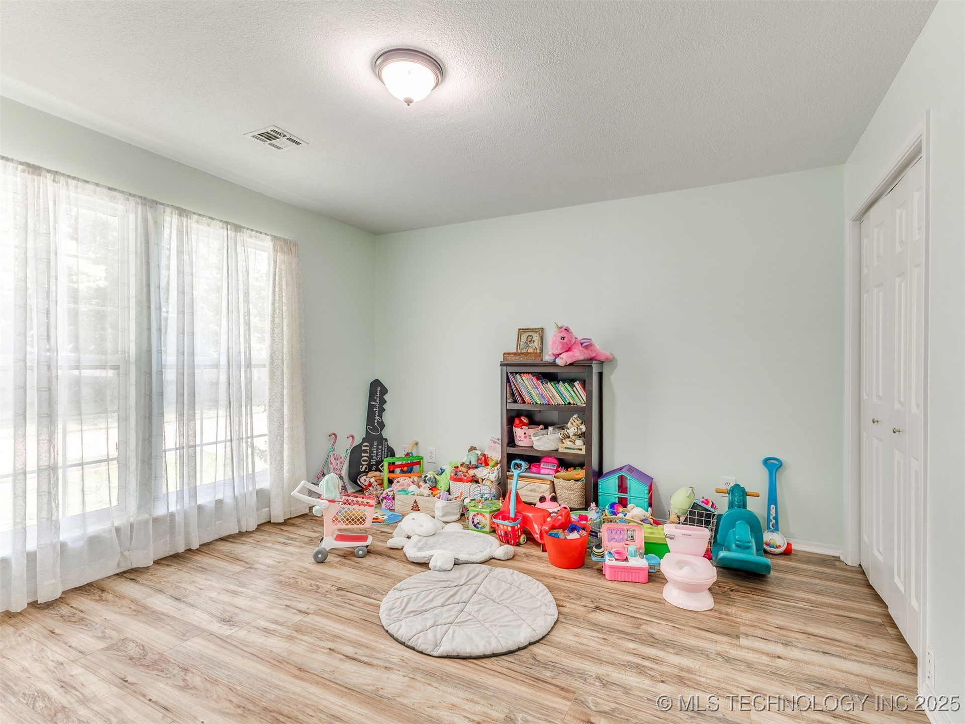 1408 N Dogwood Street