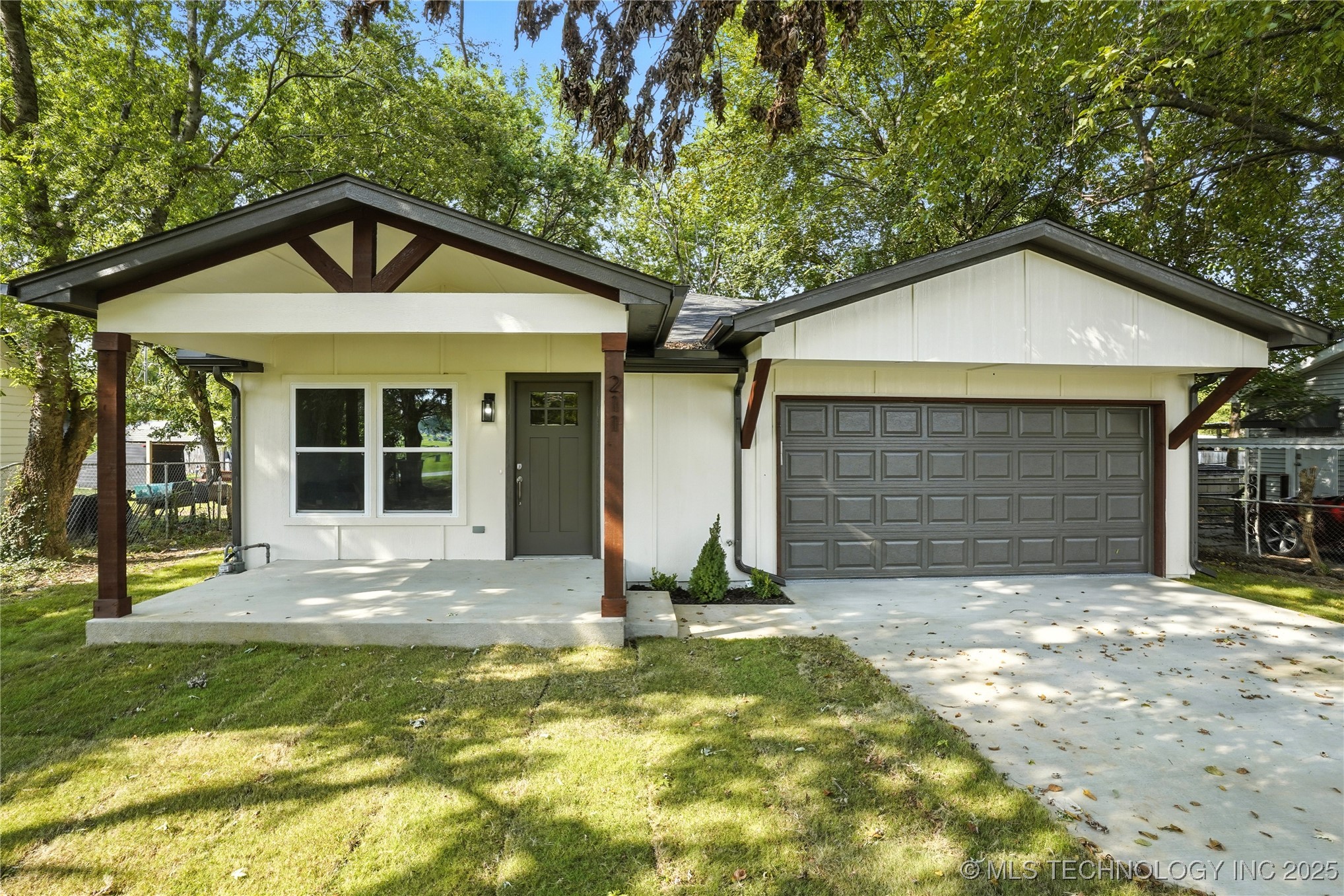 211 E Wells Boulevard