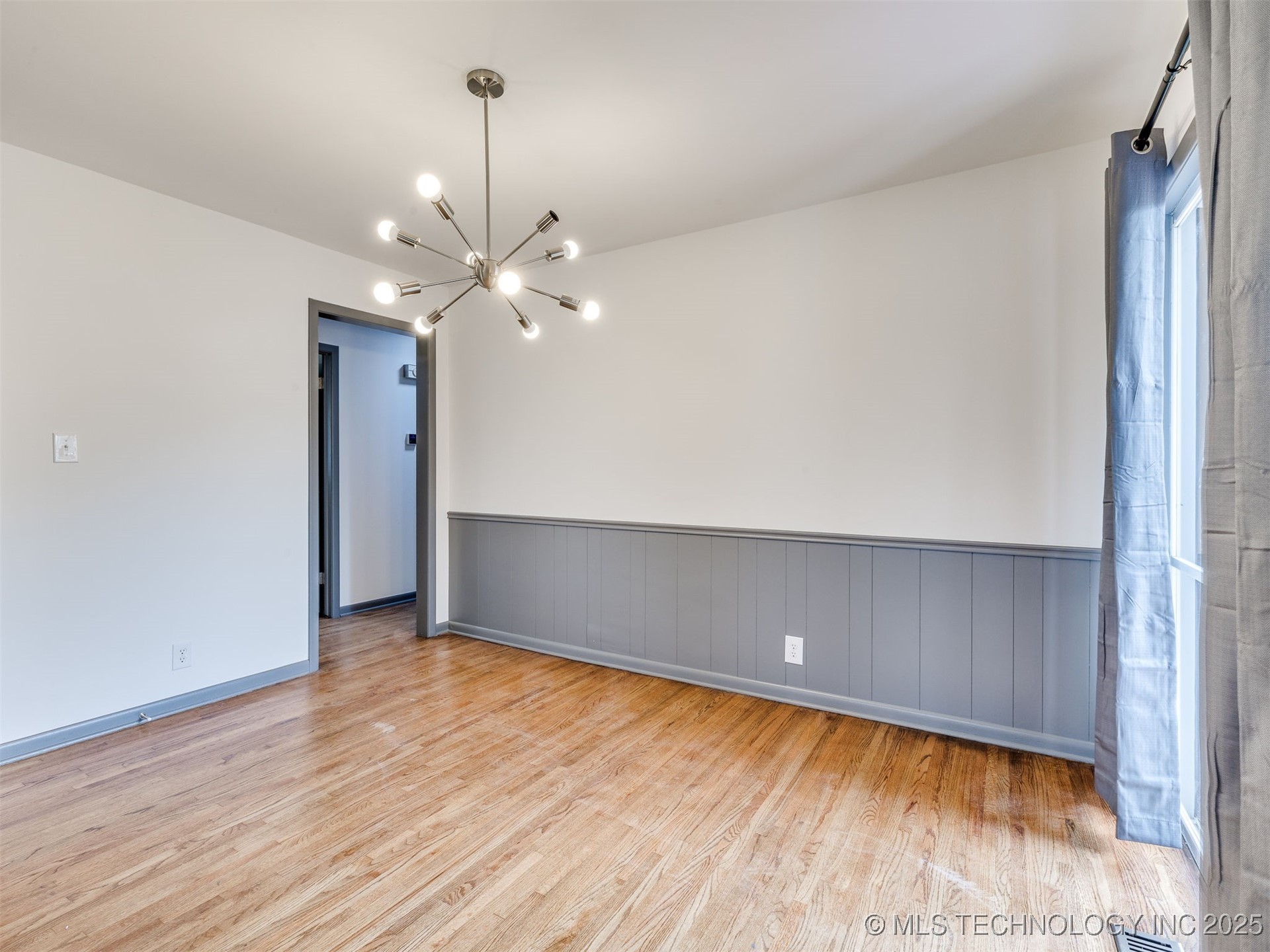 105 S 166th East Avenue
