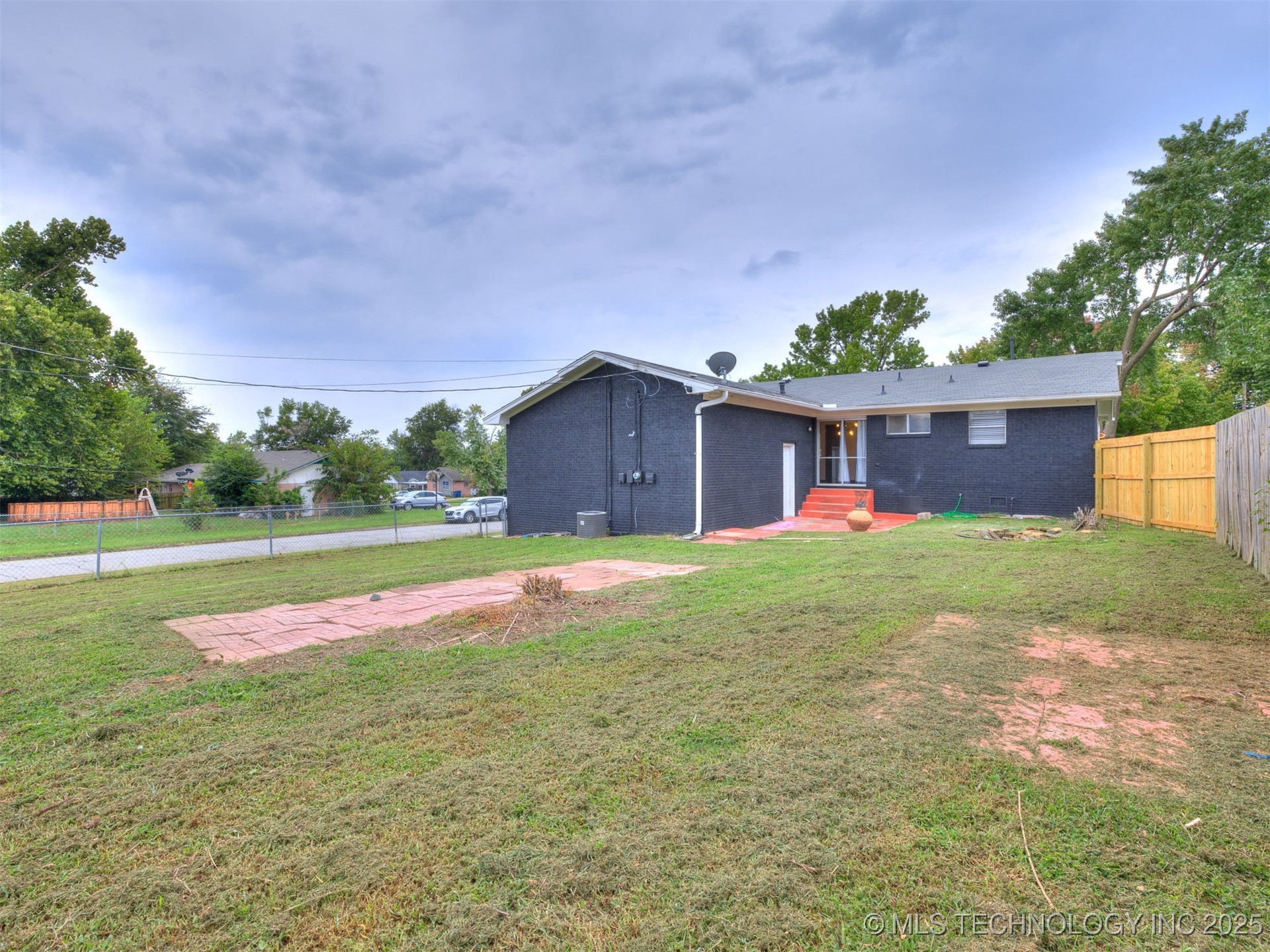 105 S 166th East Avenue