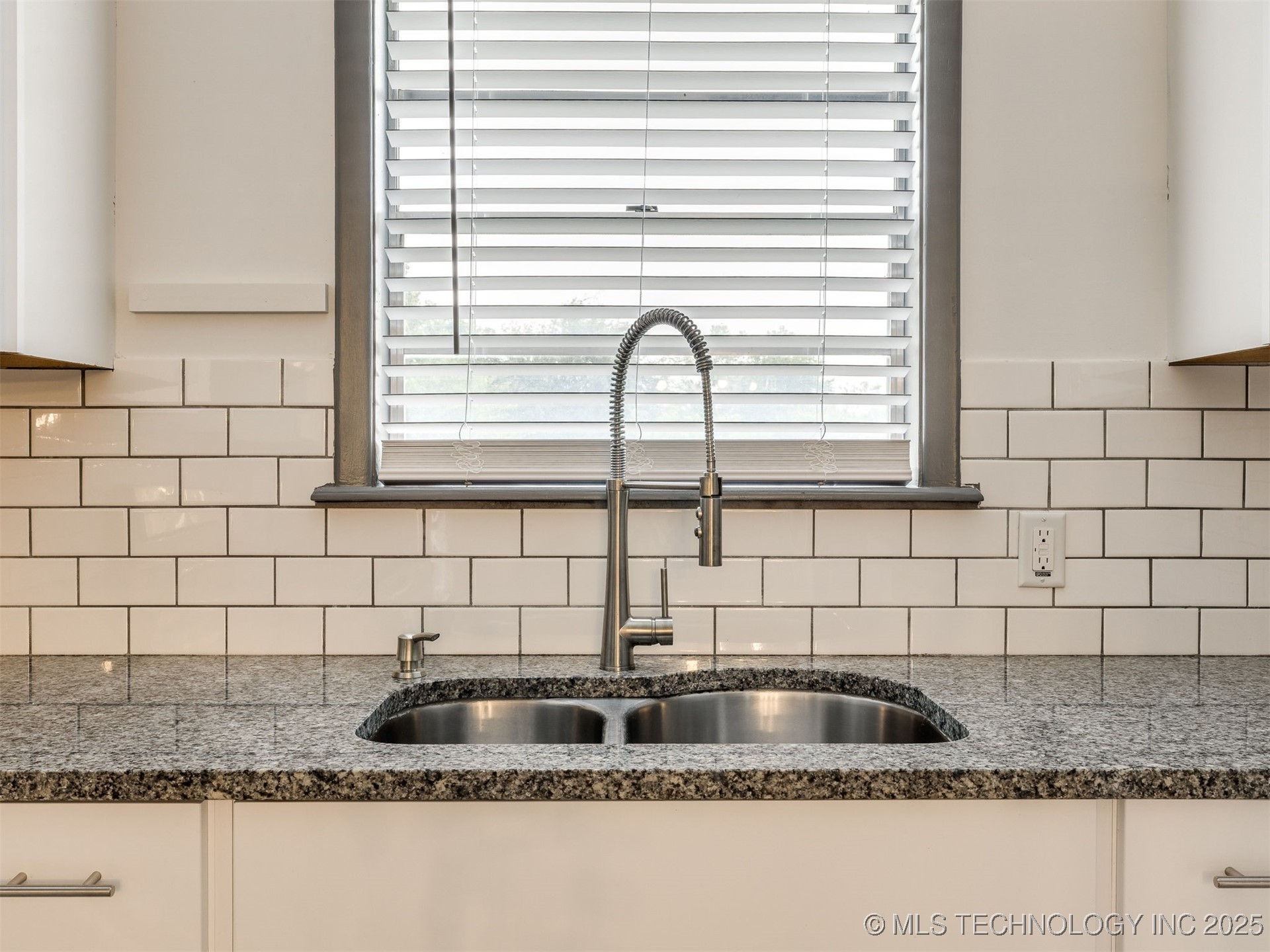 105 S 166th East Avenue
