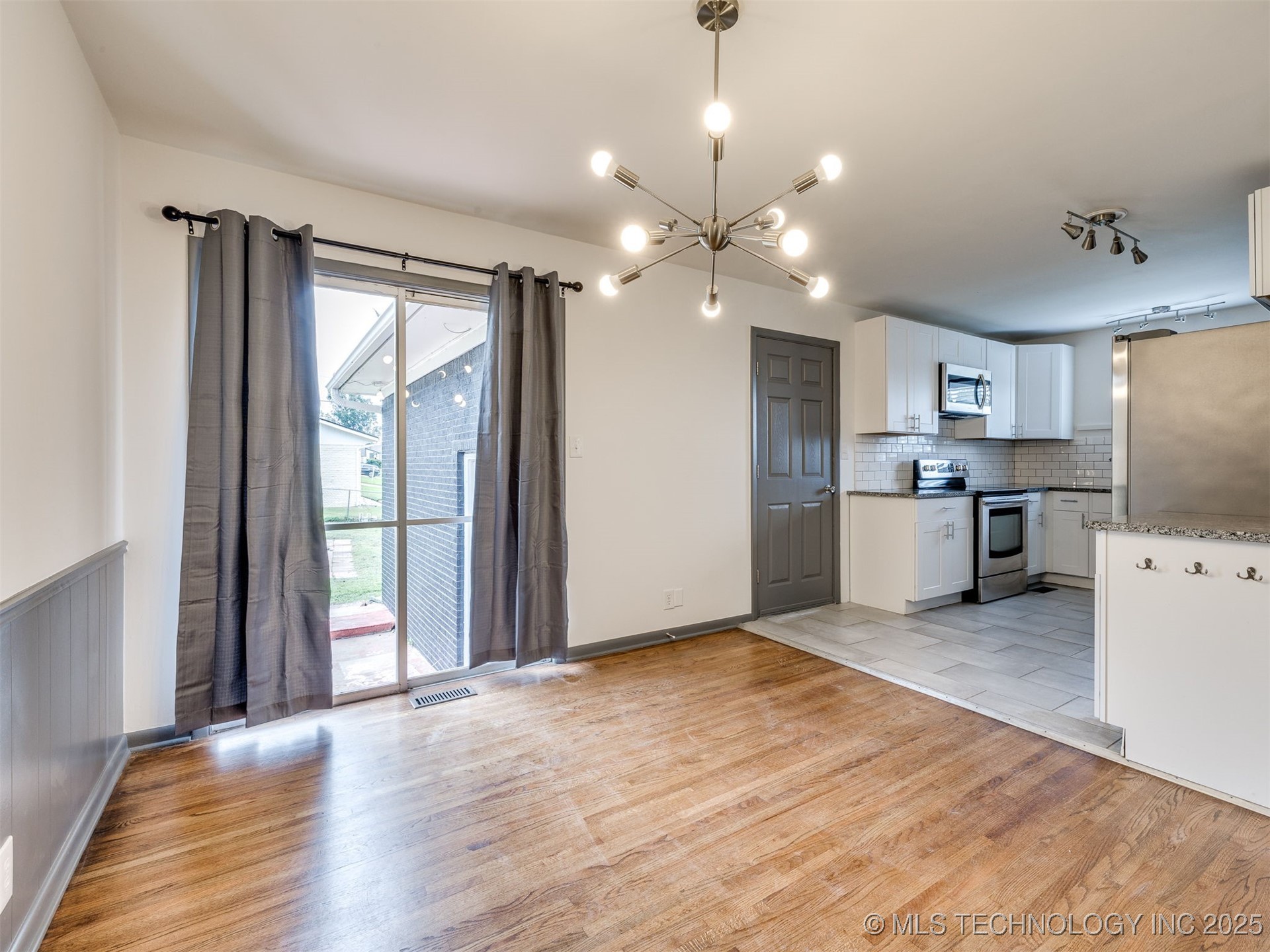 105 S 166th East Avenue