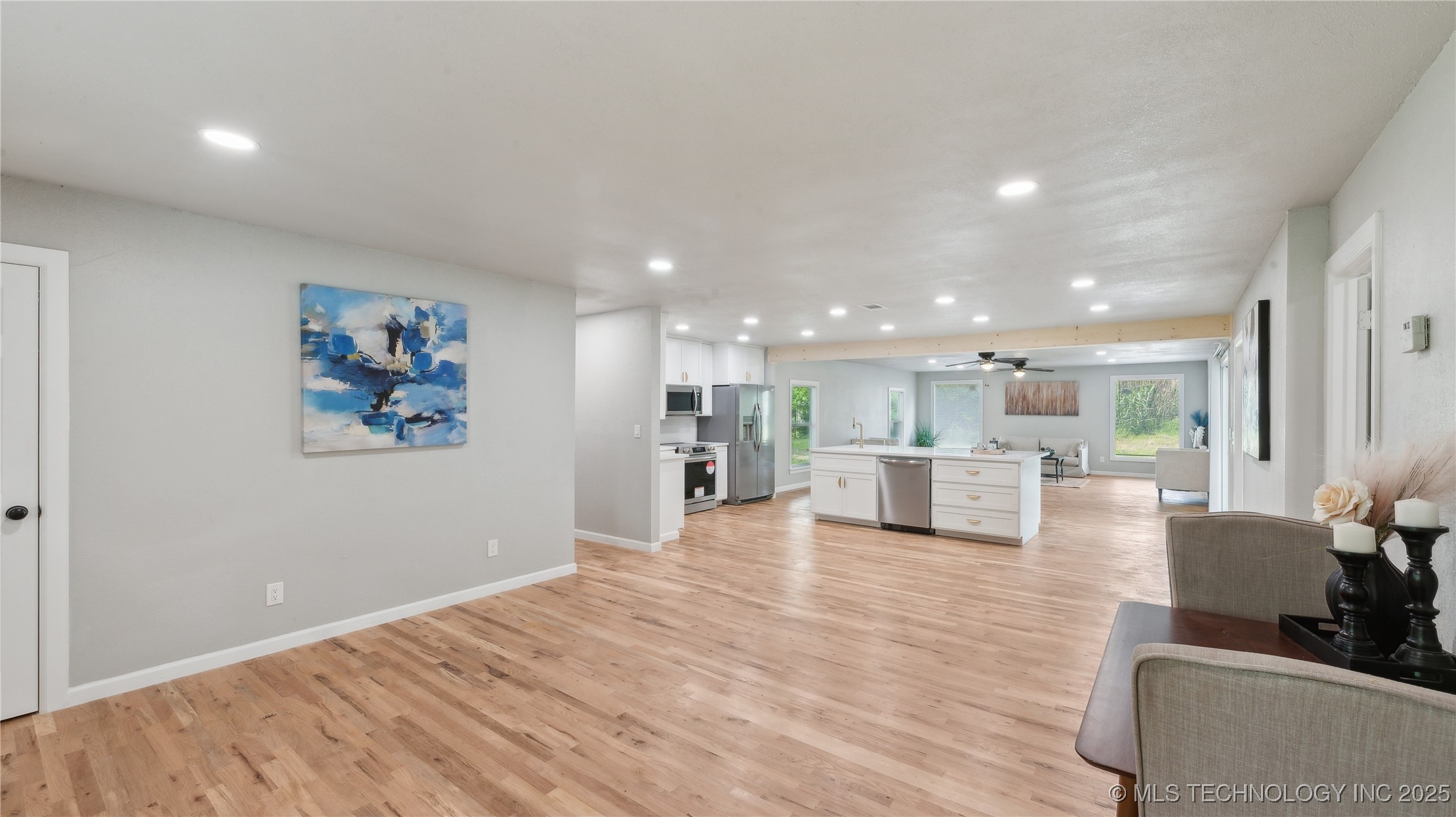 4010 E Harris