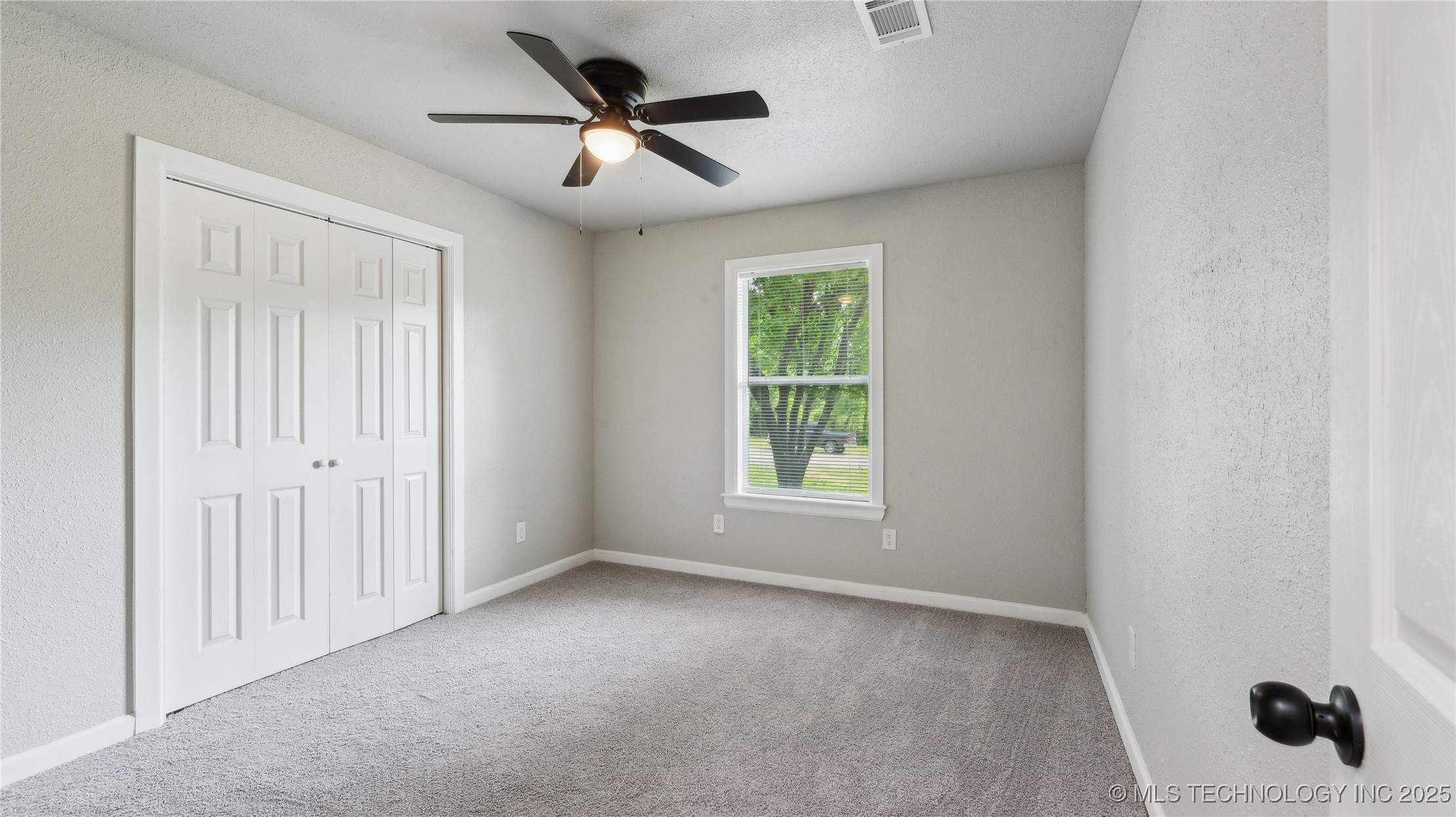 4010 E Harris