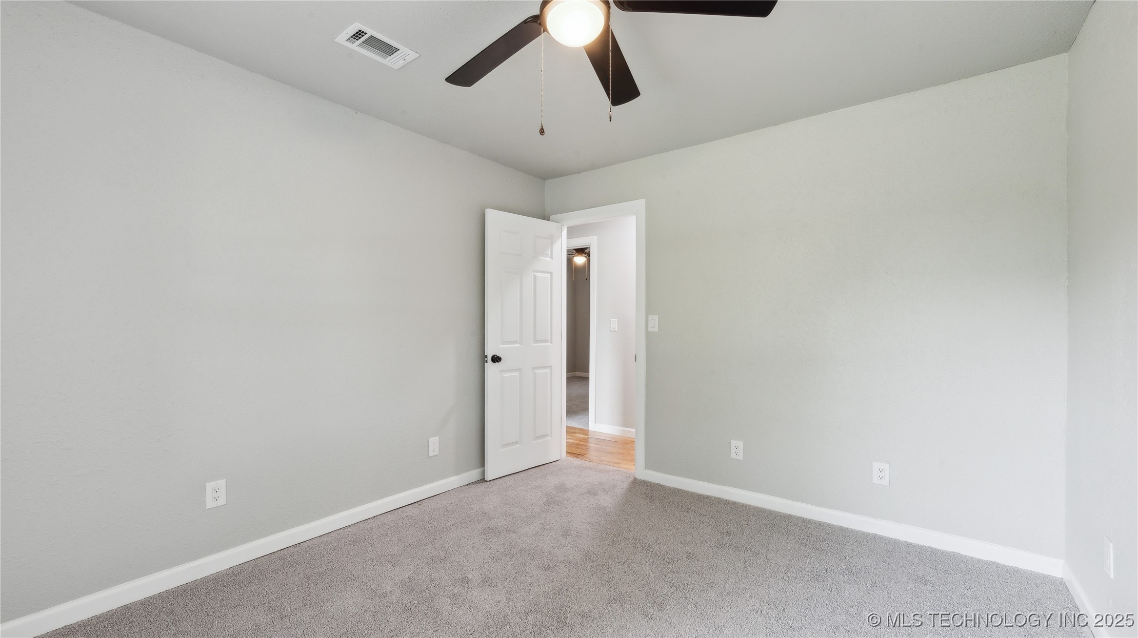4010 E Harris