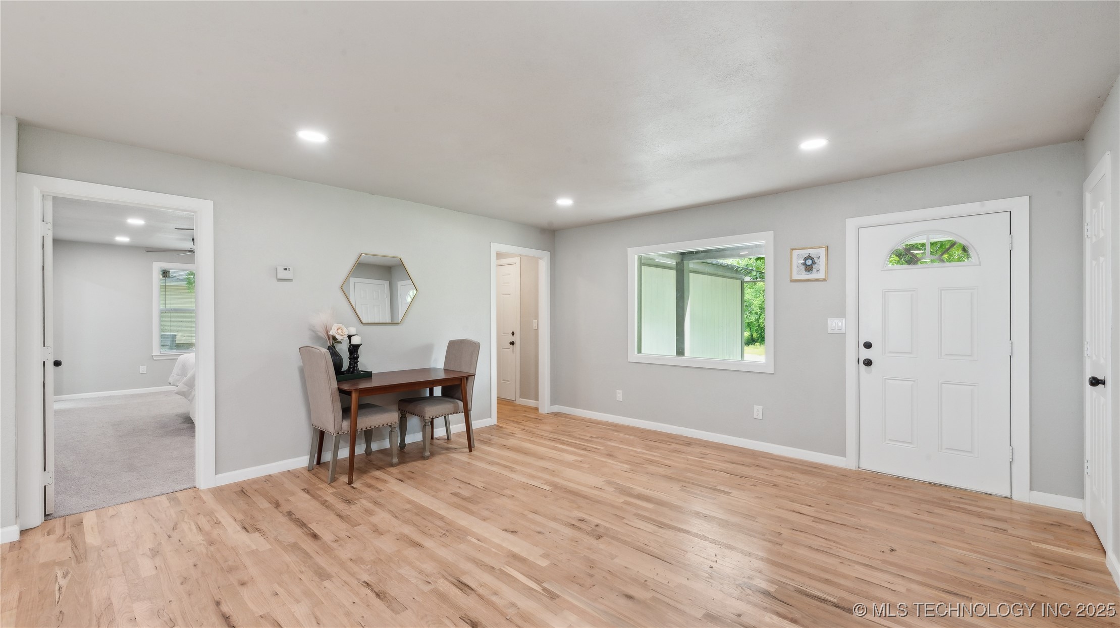 4010 E Harris