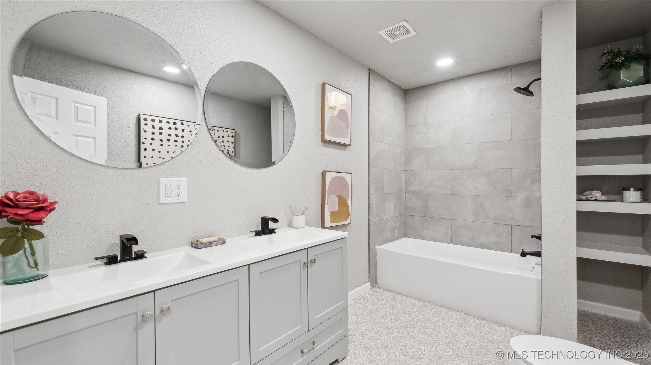 4010 E Harris