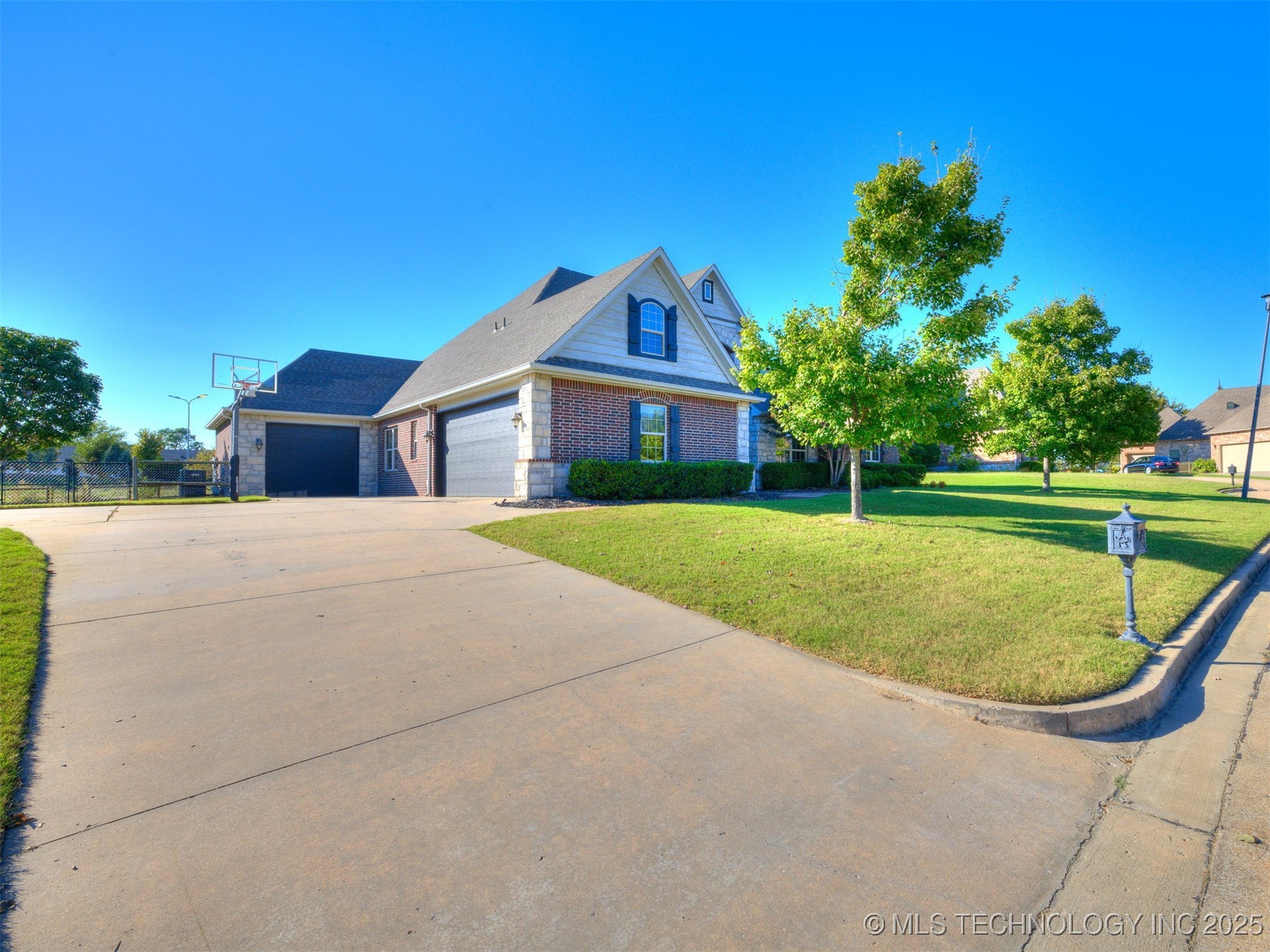 14806 S 52nd East Avenue